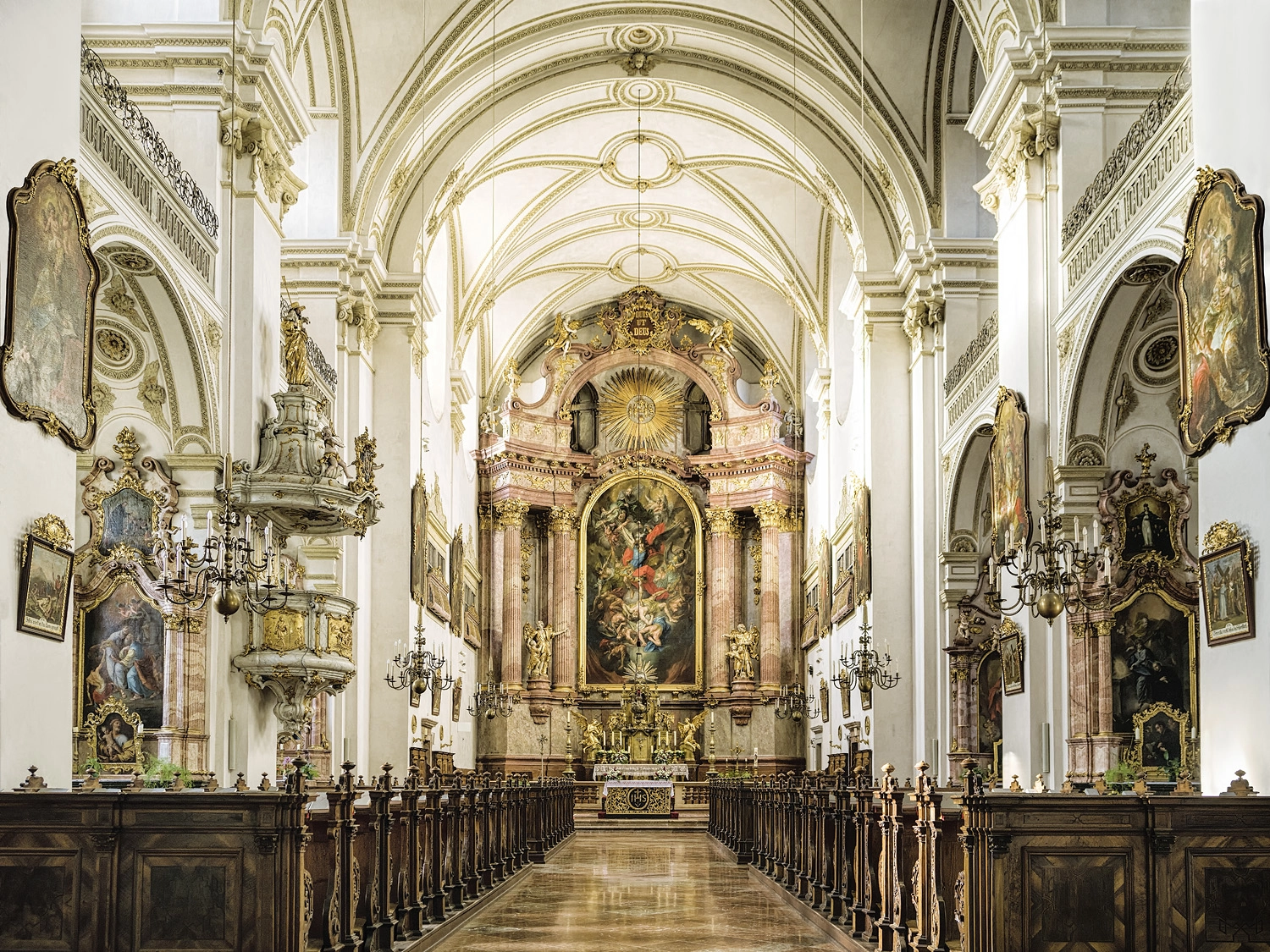 Pentax 645Z + smc PENTAX-FA 645 35mm F3.5 AL [IF] sample photo. Michaelerkirche steyr photography