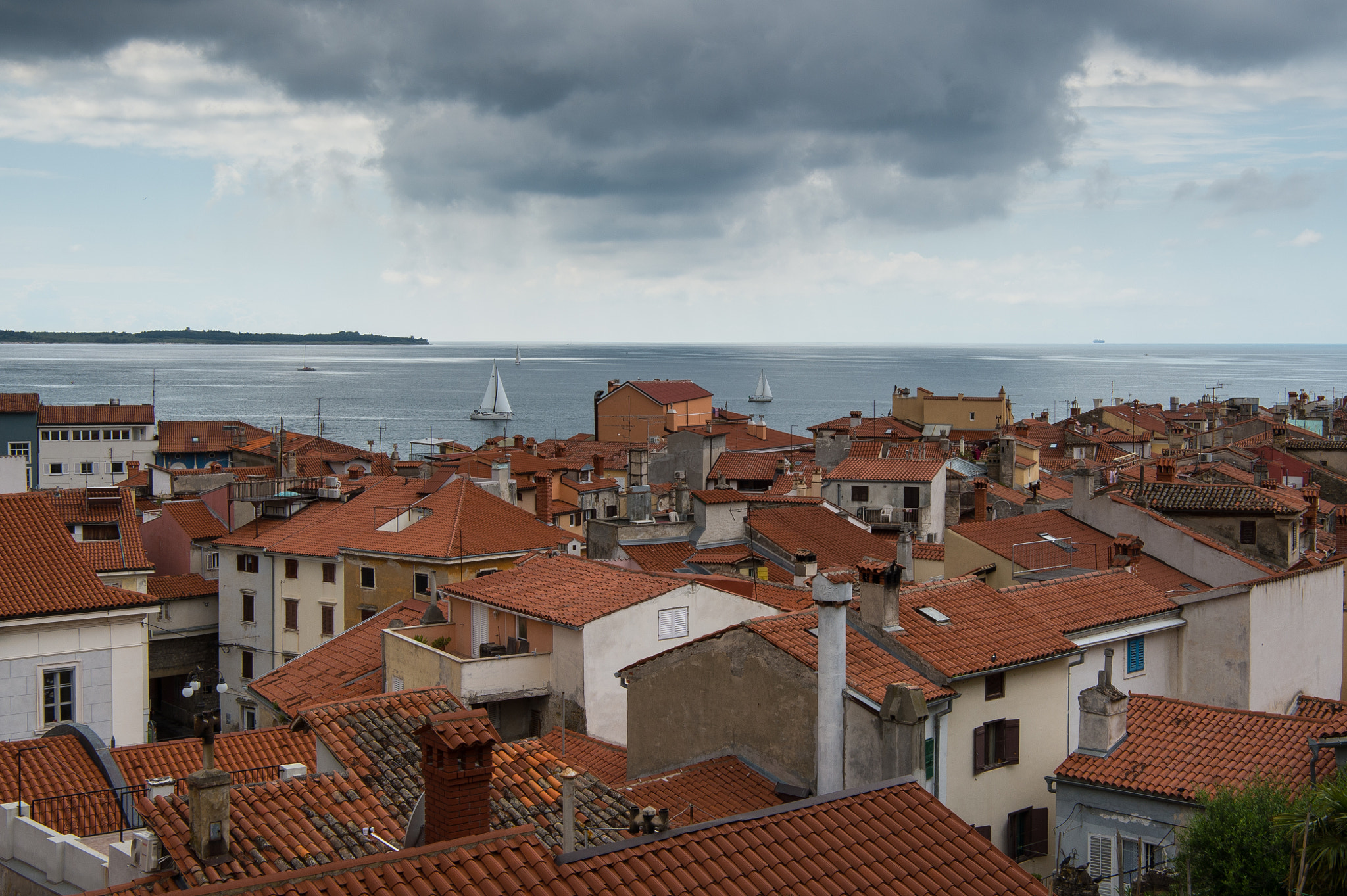Nikon AF-S Nikkor 24-70mm F2.8E ED VR sample photo. Piran clouds photography