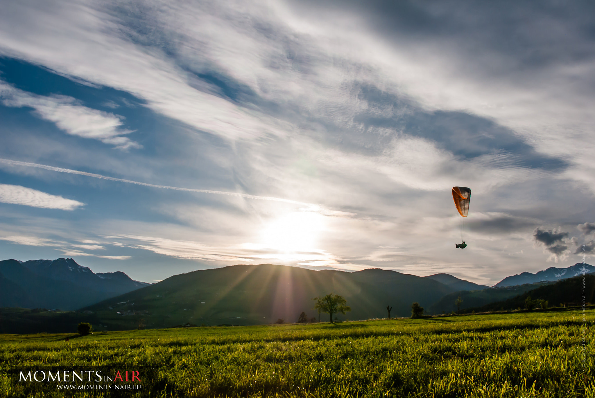 Nikon D80 + Sigma 18-200mm F3.5-6.3 DC sample photo. Sunset flight photography