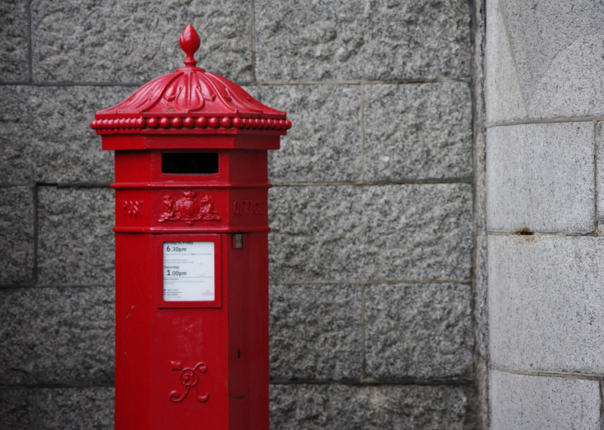 smc PENTAX-DA L 55-300mm F4-5.8 ED sample photo. Pillar box photography