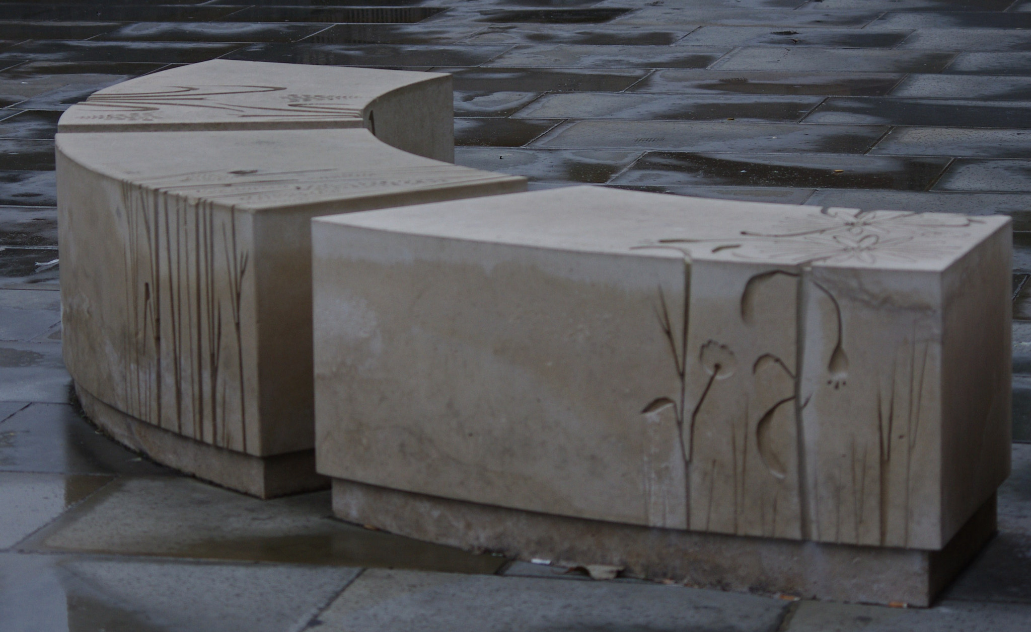 smc PENTAX-DA L 55-300mm F4-5.8 ED sample photo. Sculpture by the thames photography