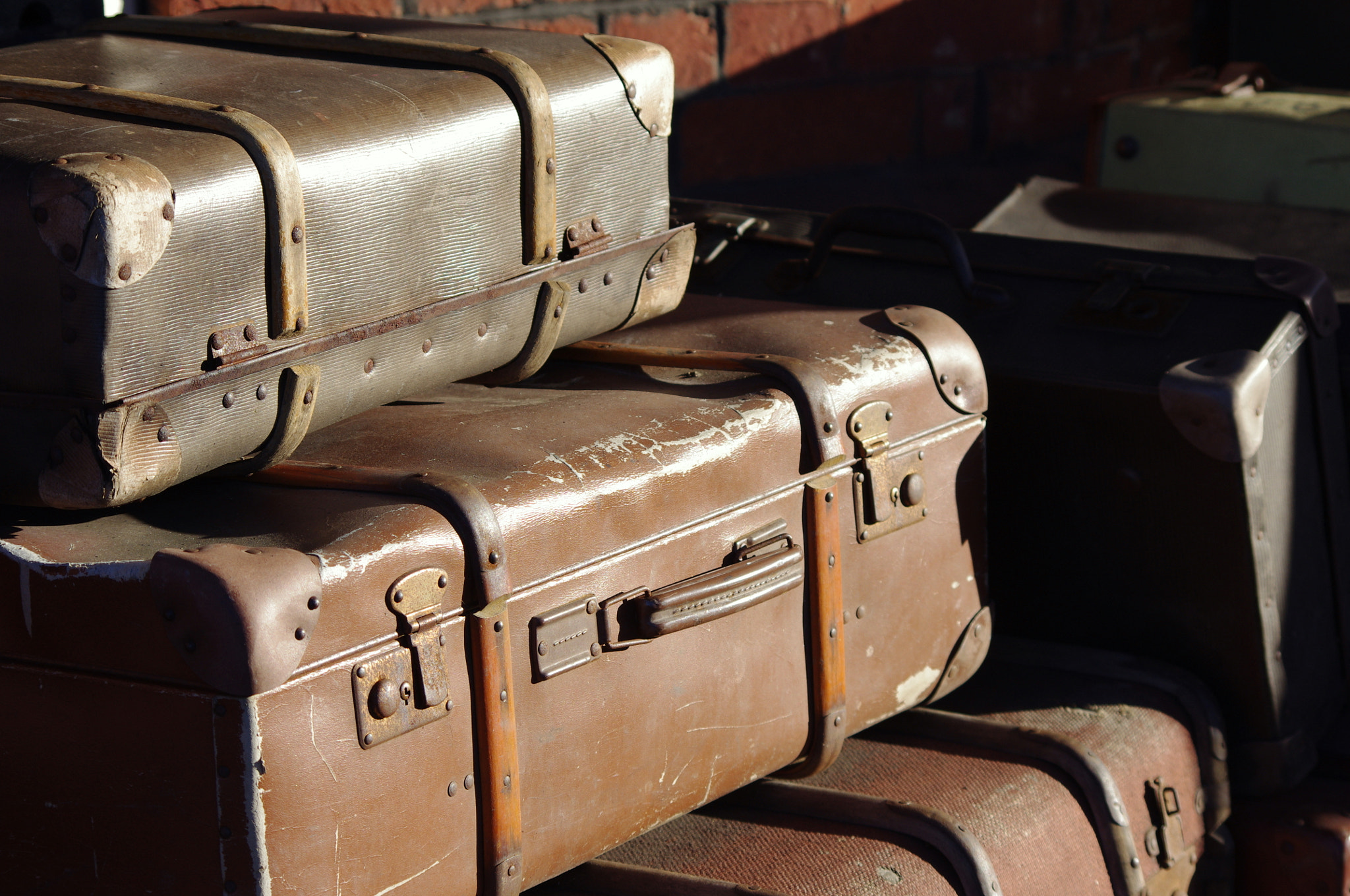 smc PENTAX-DA L 55-300mm F4-5.8 ED sample photo. Luggage photography