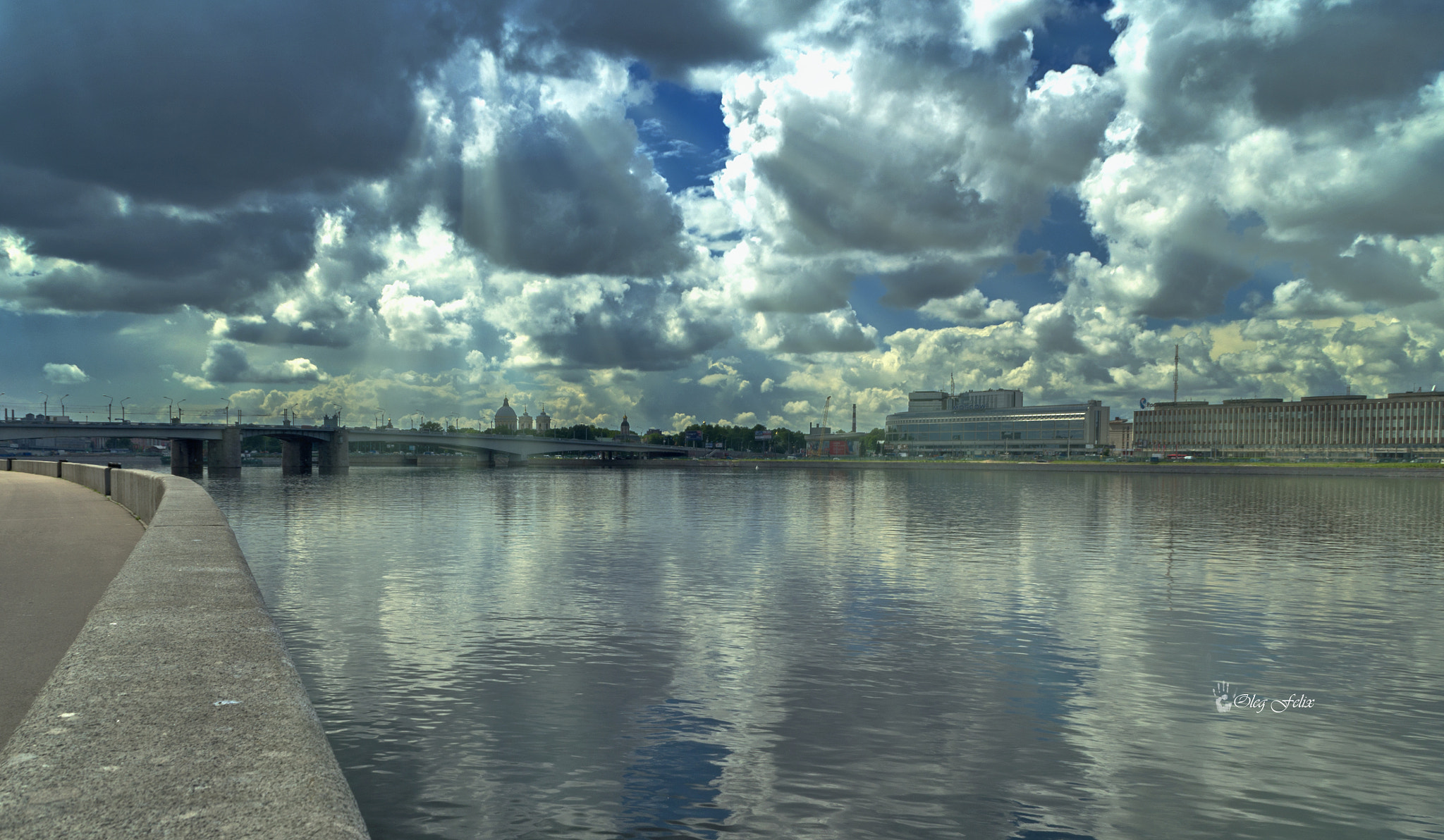 Sony SLT-A37 sample photo. The clouds come instead of the sun. photography