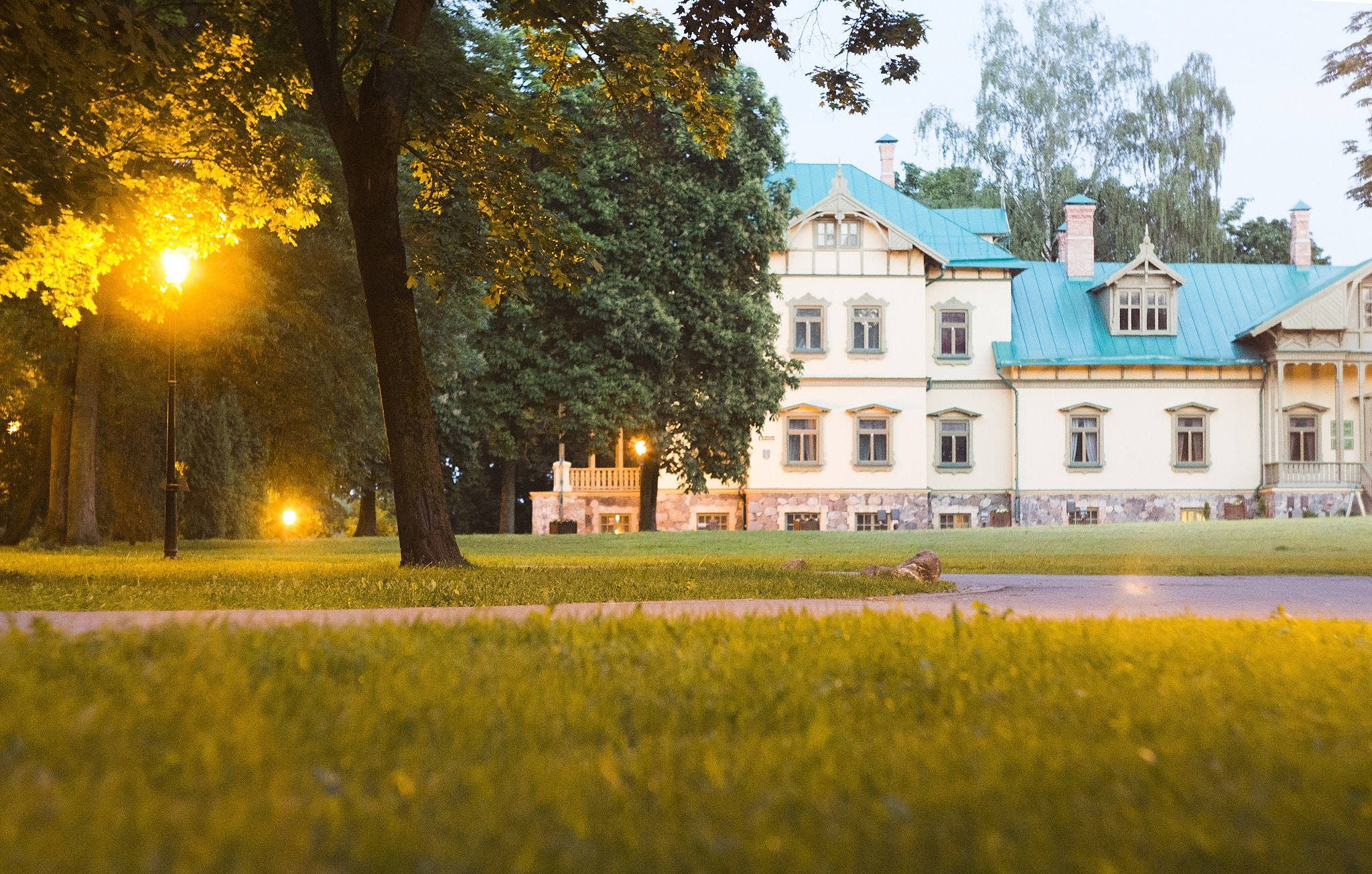 Canon EF 35-80mm f/4-5.6 sample photo. Evening in the loshitsa park photography