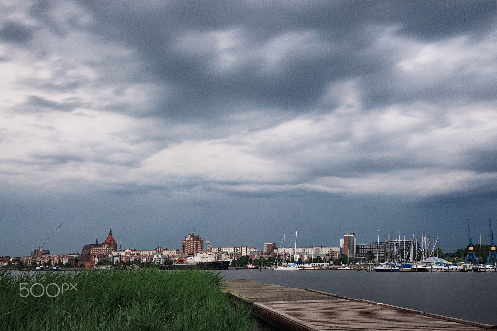 Canon EOS 700D (EOS Rebel T5i / EOS Kiss X7i) + Canon EF 16-35mm F4L IS USM sample photo. Storm is coming photography