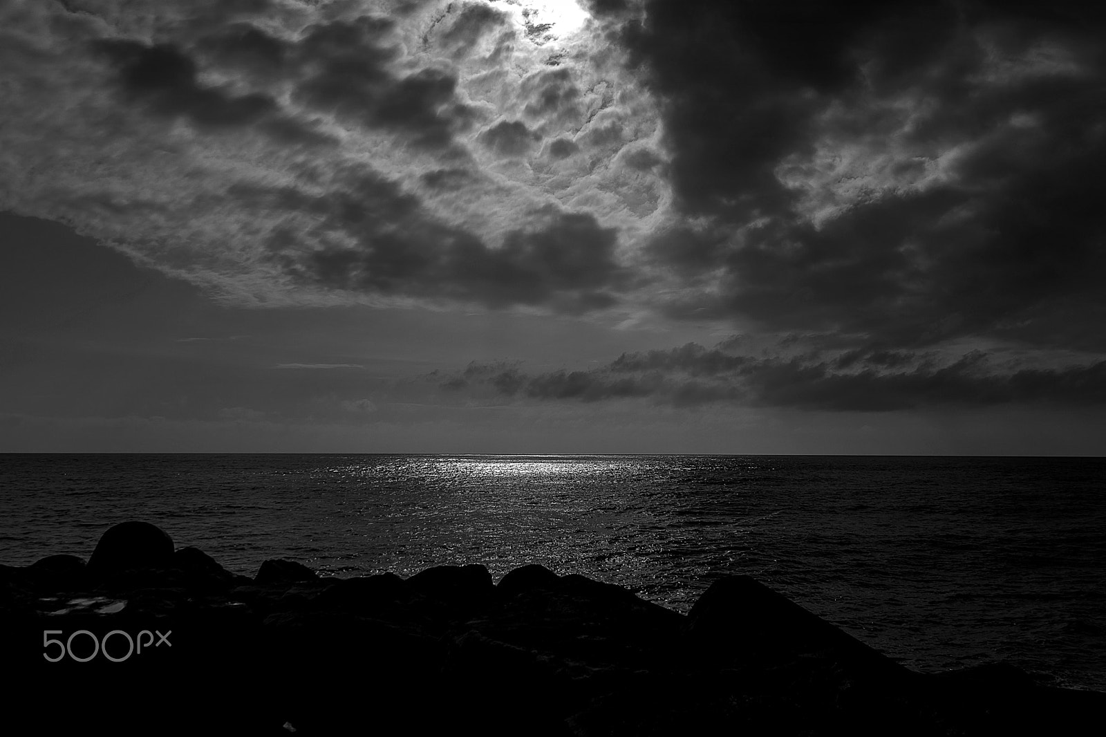 Canon EOS 500D (EOS Rebel T1i / EOS Kiss X3) sample photo. A sea of light. photography