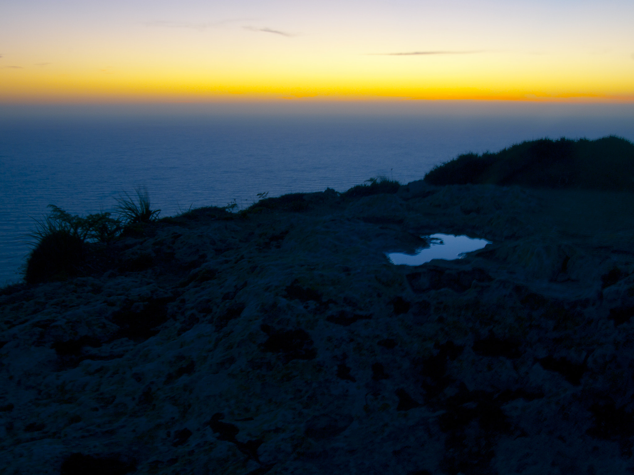 Olympus E-520 (EVOLT E-520) + SIGMA 18-50mm F2.8 DC sample photo. When the sun is going down. dingli photography