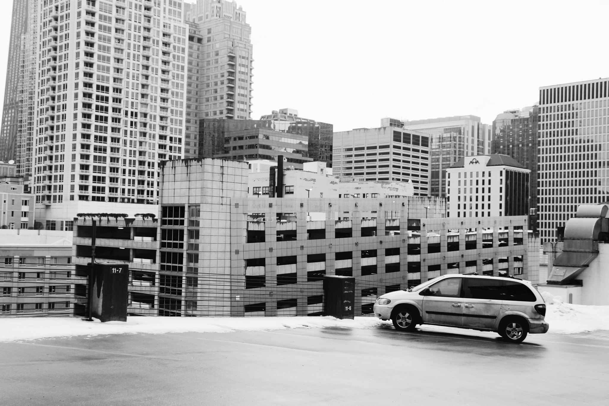 Canon EOS 650D (EOS Rebel T4i / EOS Kiss X6i) sample photo. Roof top wanderer photography
