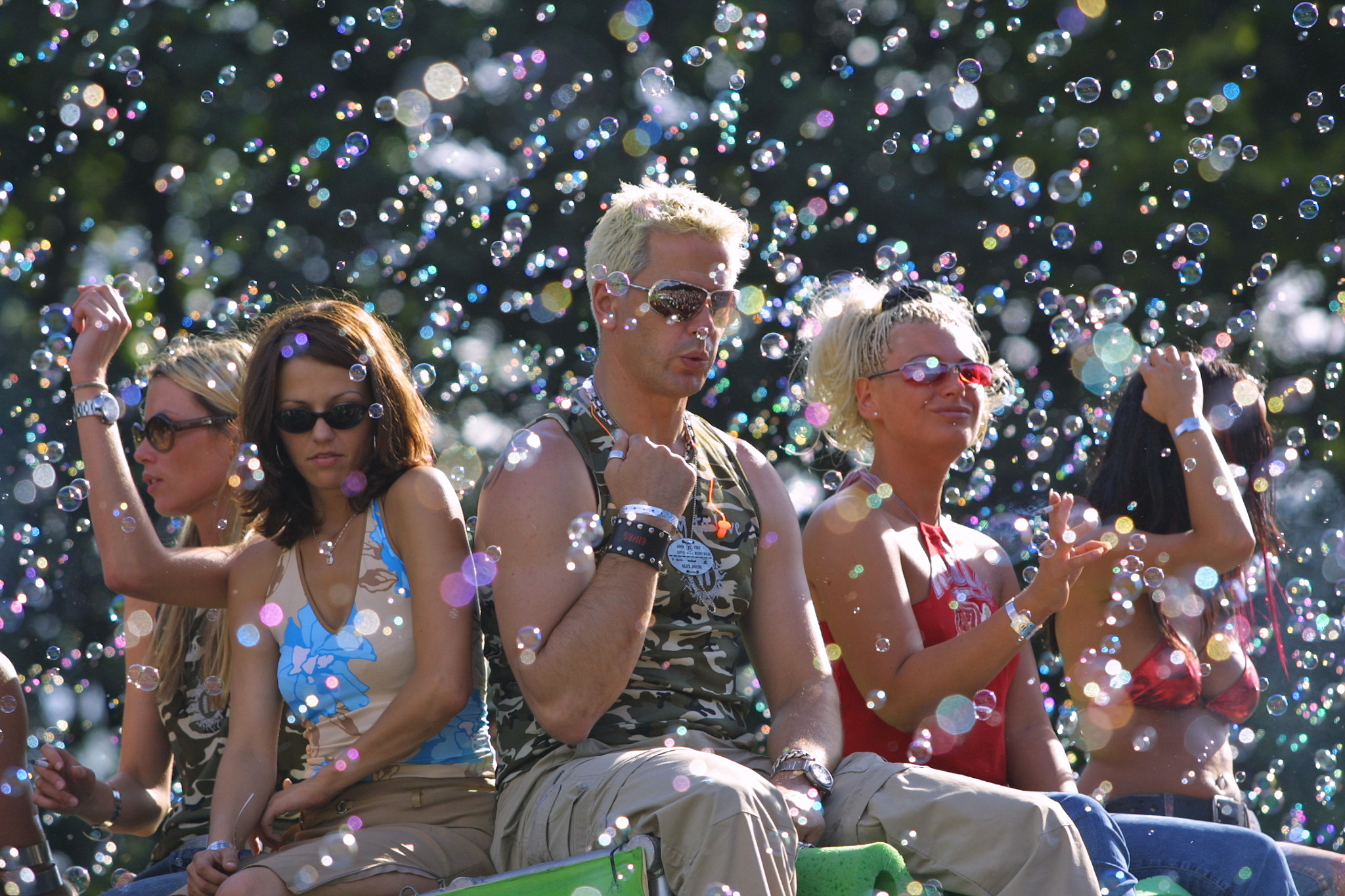 Canon EOS D30 sample photo. Ravers at berlin loveparade 2001 photography