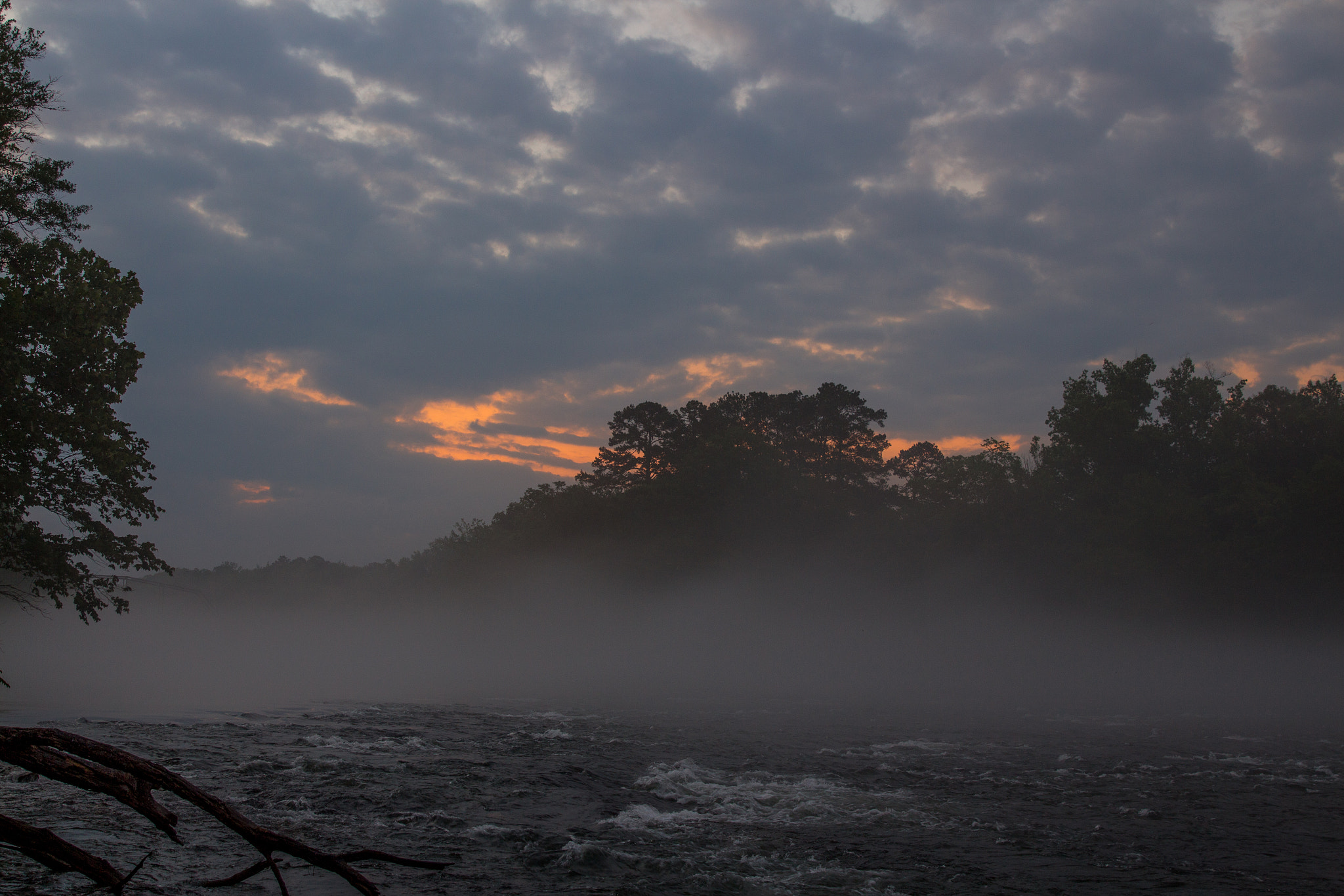 Canon EOS 650D (EOS Rebel T4i / EOS Kiss X6i) sample photo. Sunrise over the chattahoochie photography