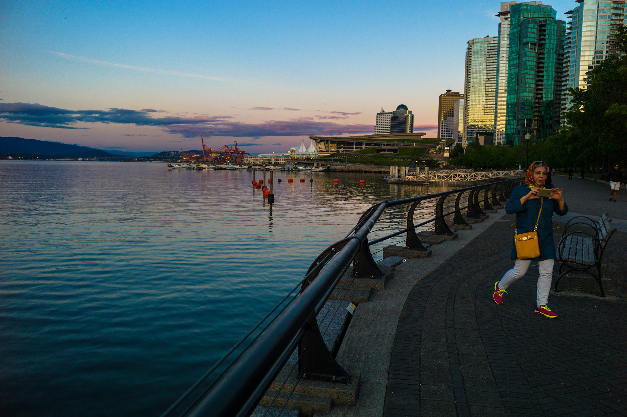 Elmarit-M 28mm f/2.8 (IV) sample photo. Sunset vancouver harbor photography
