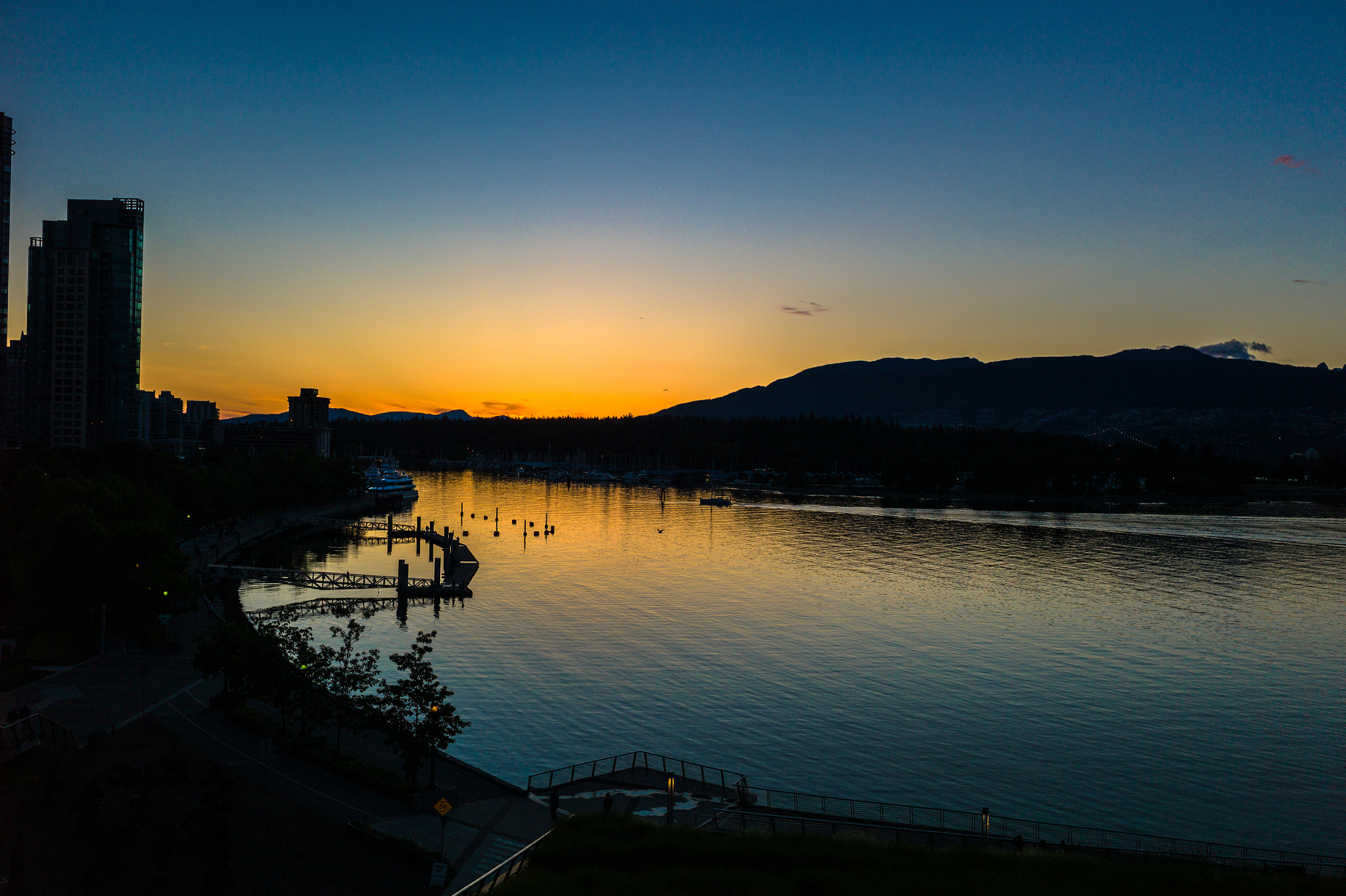 Elmarit-M 28mm f/2.8 (IV) sample photo. Sunset vancouver harbor photography