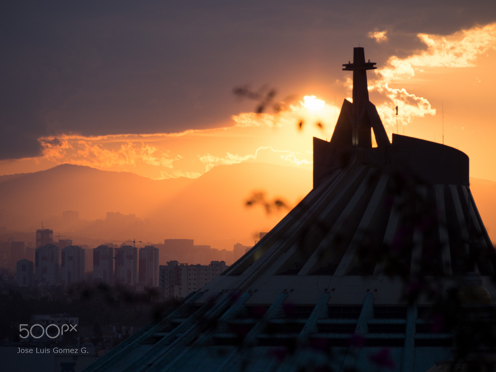 Olympus PEN E-PM2 sample photo. Someone is watching photography