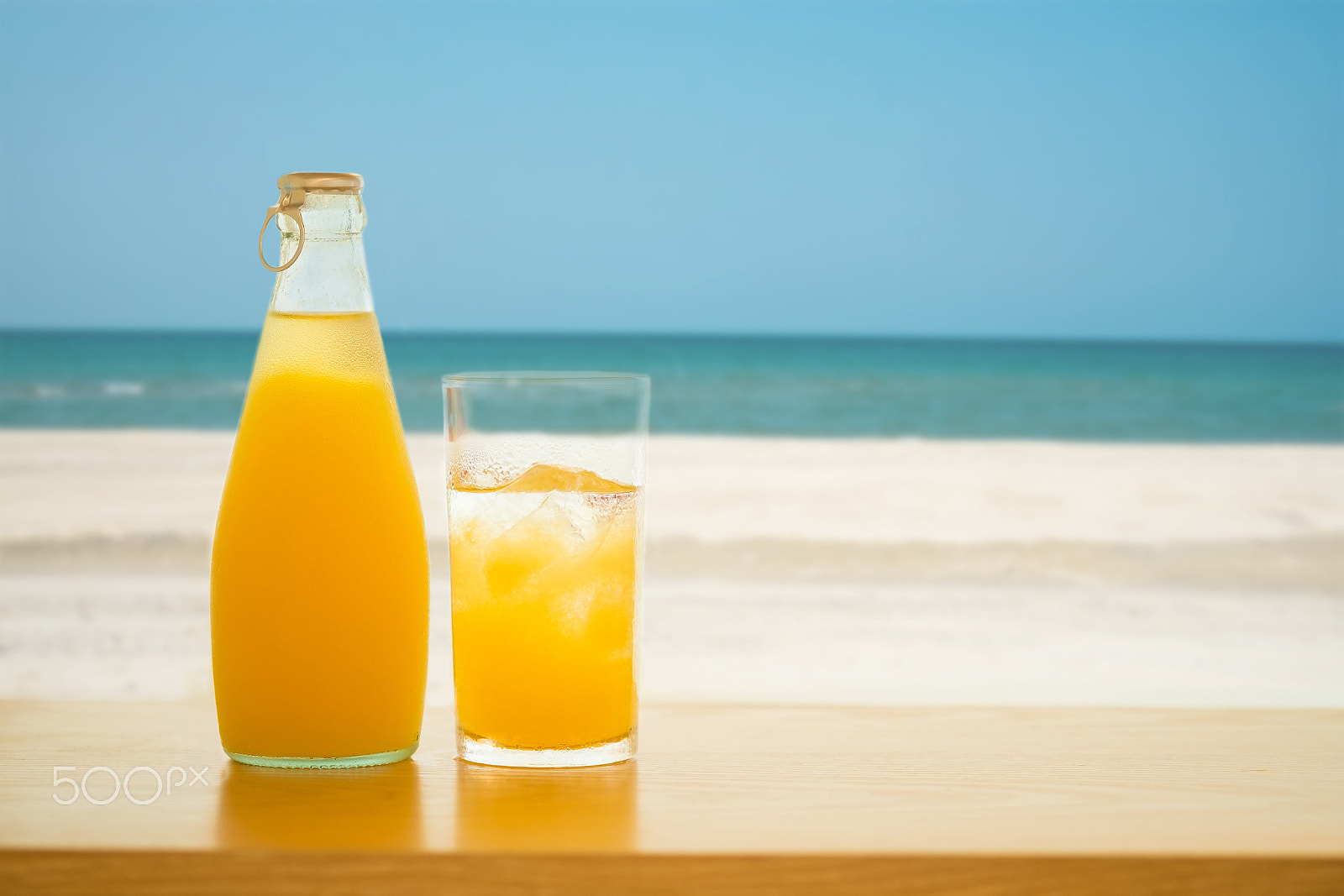 Fujifilm X-E1 + Fujifilm XF 60mm F2.4 R Macro sample photo. Pineapple juice photography