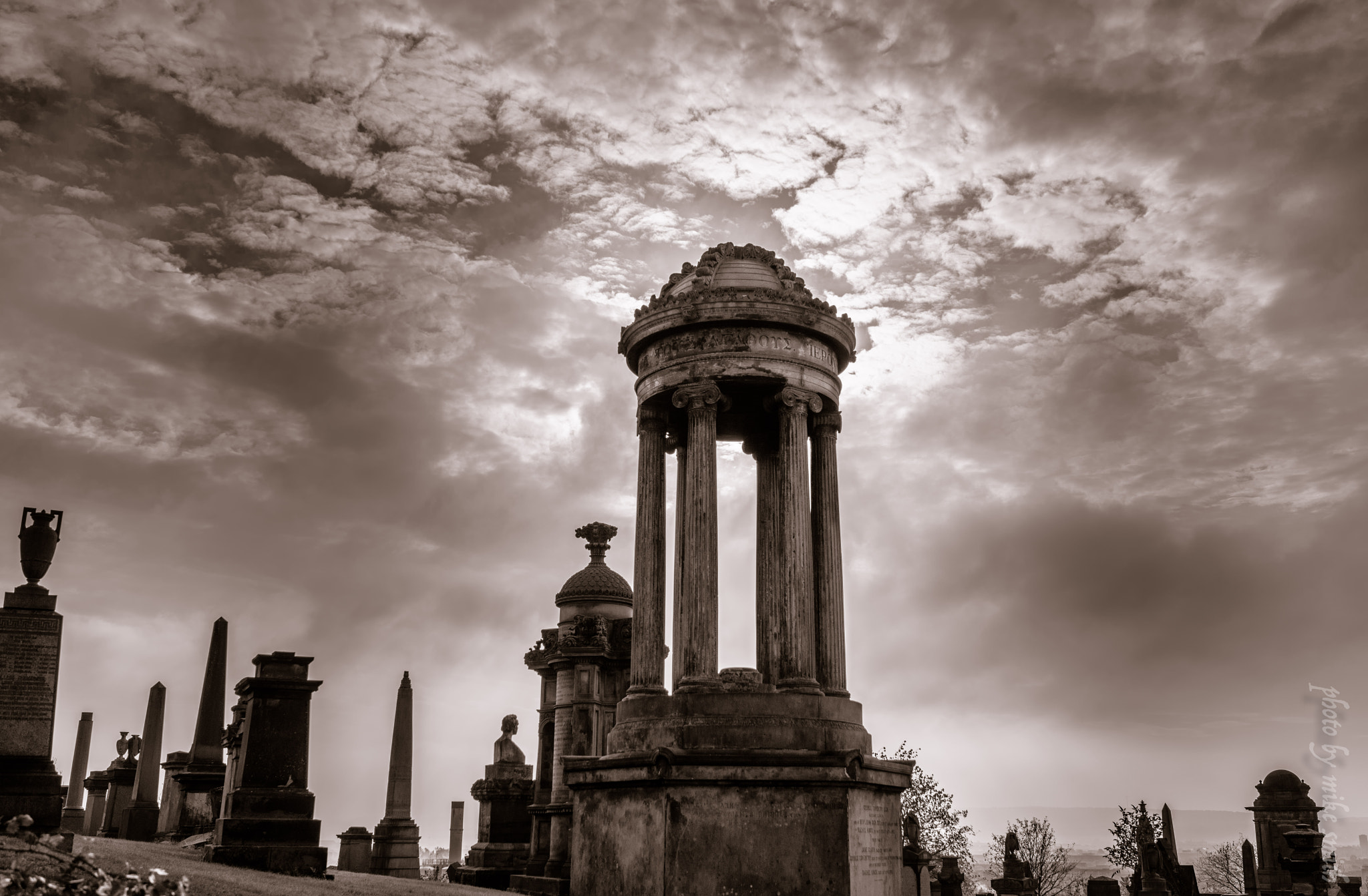 Sony a7R + Sony Distagon T* FE 35mm F1.4 ZA sample photo. Glasgow's necropolis sky photography