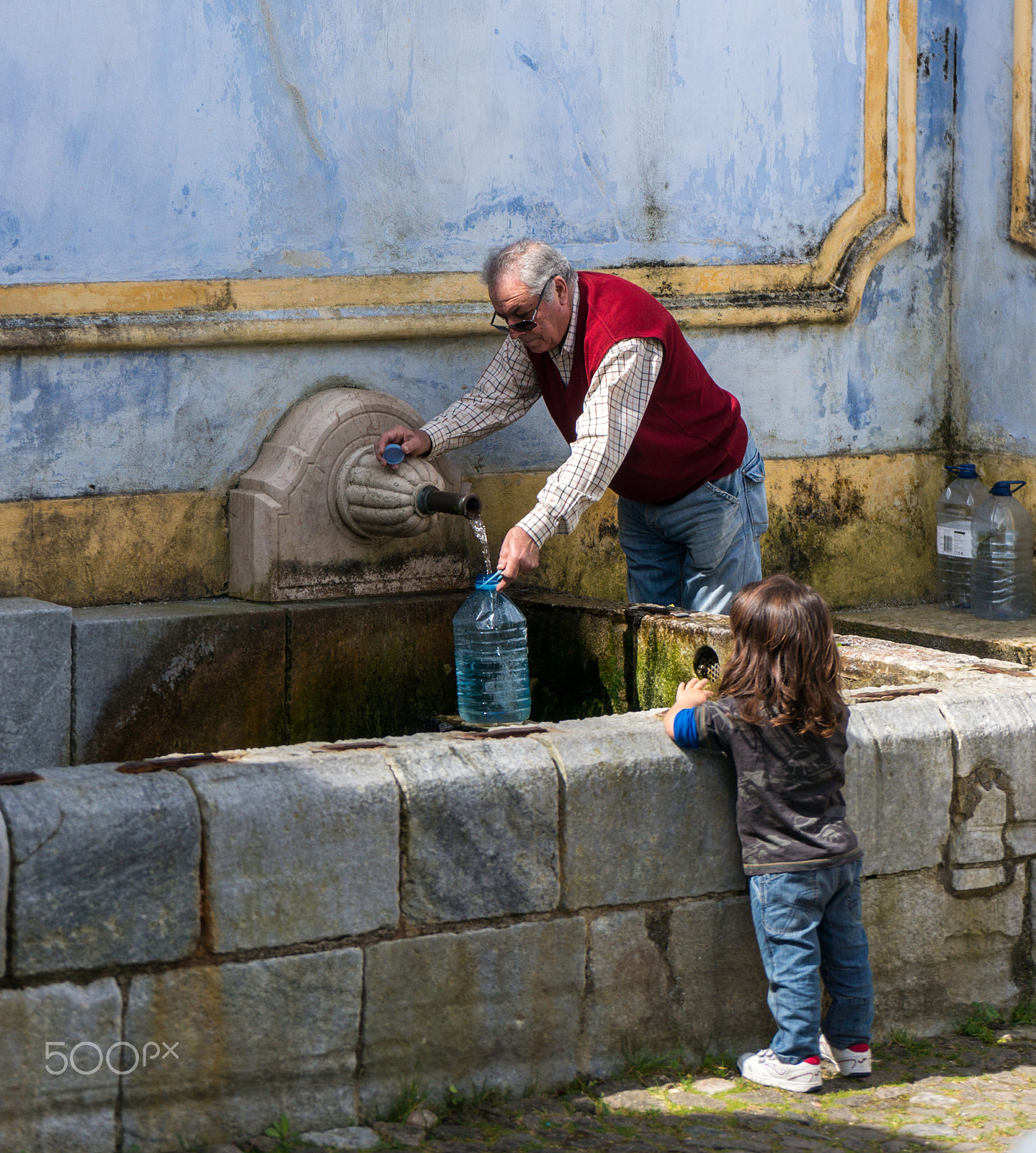 Sony Alpha NEX-5T + Sony Vario-Tessar T* E 16-70mm F4 ZA OSS sample photo. Water source photography