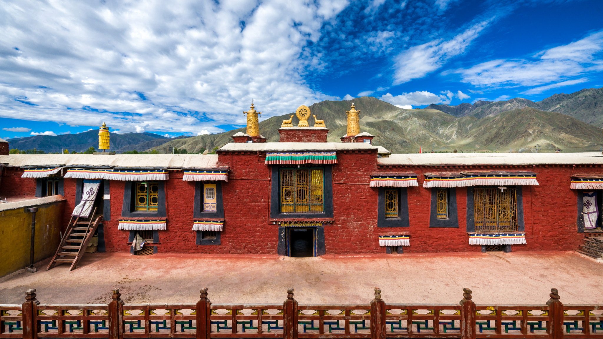 Sony a99 II + Sony Vario-Sonnar T* 16-35mm F2.8 ZA SSM sample photo. Trandruk monastery in tibet photography