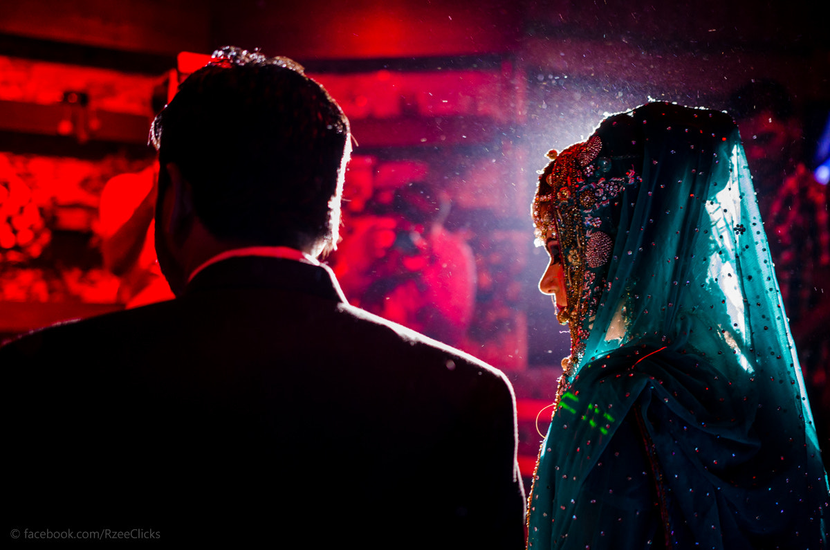 Nikon D5100 + Sigma 18-35mm F1.8 DC HSM Art sample photo. The bride and groom photography