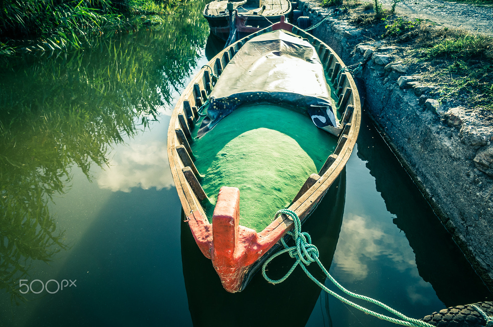 Sony DT 16-105mm F3.5-5.6 sample photo. Fishing boat photography