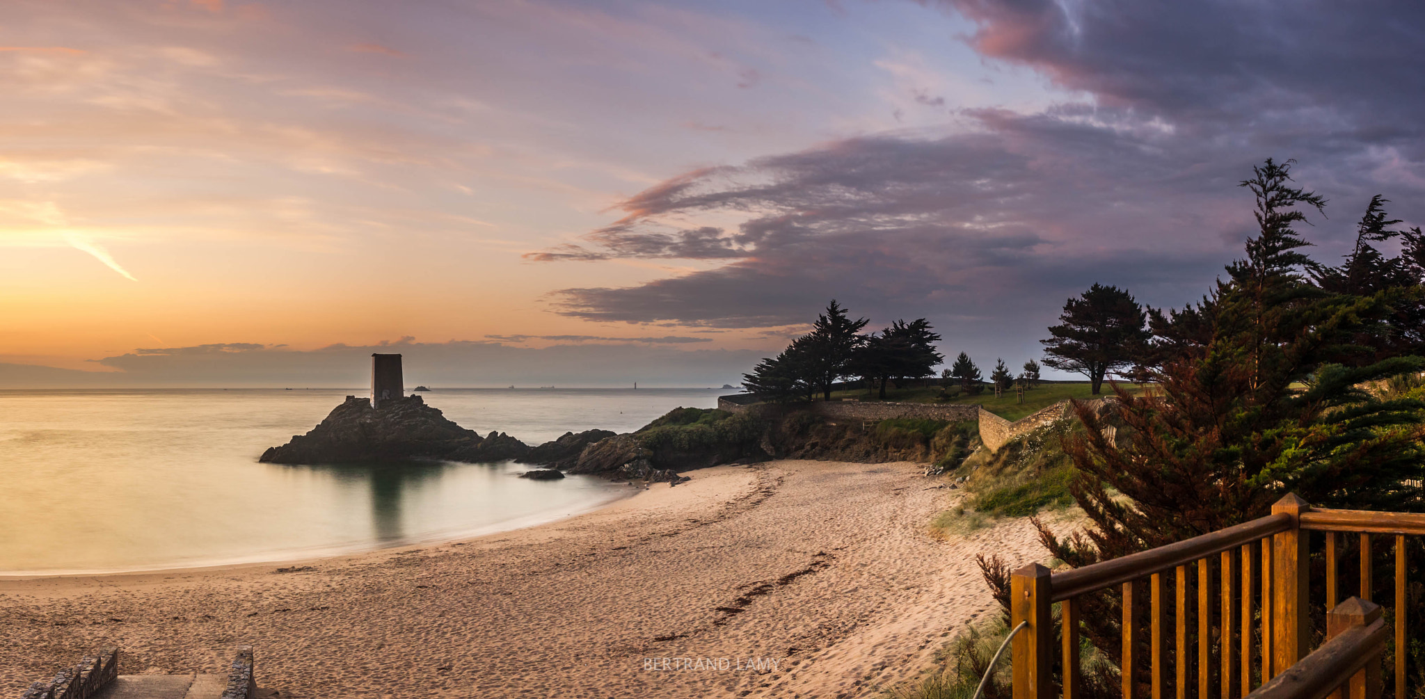 Canon EF-S 24mm F2.8 STM sample photo. La fourberie photography