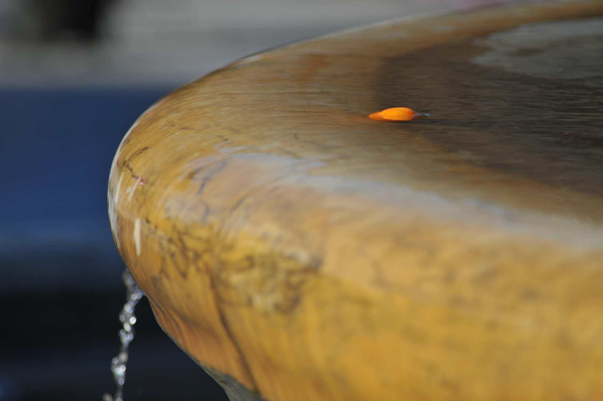 AF Zoom-Nikkor 70-300mm f/4-5.6D ED sample photo. Water drains away from the fountain.jpg photography