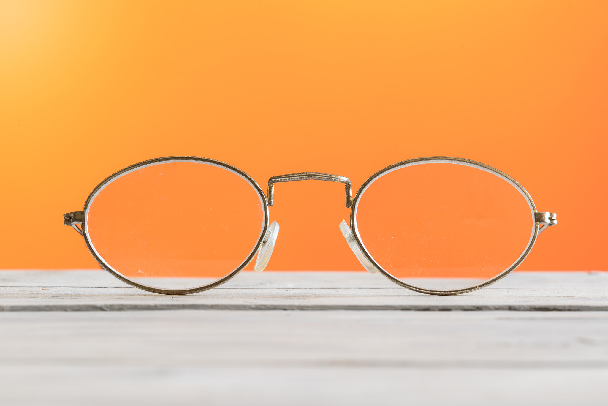 Sony 70-400mm F4-5.6 G SSM II sample photo. Eyeglasses on a table photography