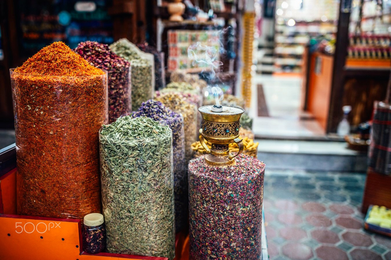 Canon EF 35mm F1.4L II USM sample photo. Dubai spice market photography