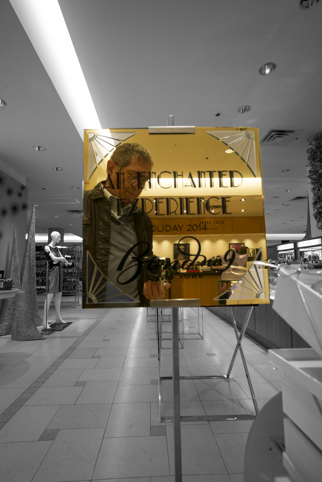 Leica M (Typ 240) + Leica Super-Elmar-M 18mm F3.8 ASPH sample photo. Self portrait at saks photography