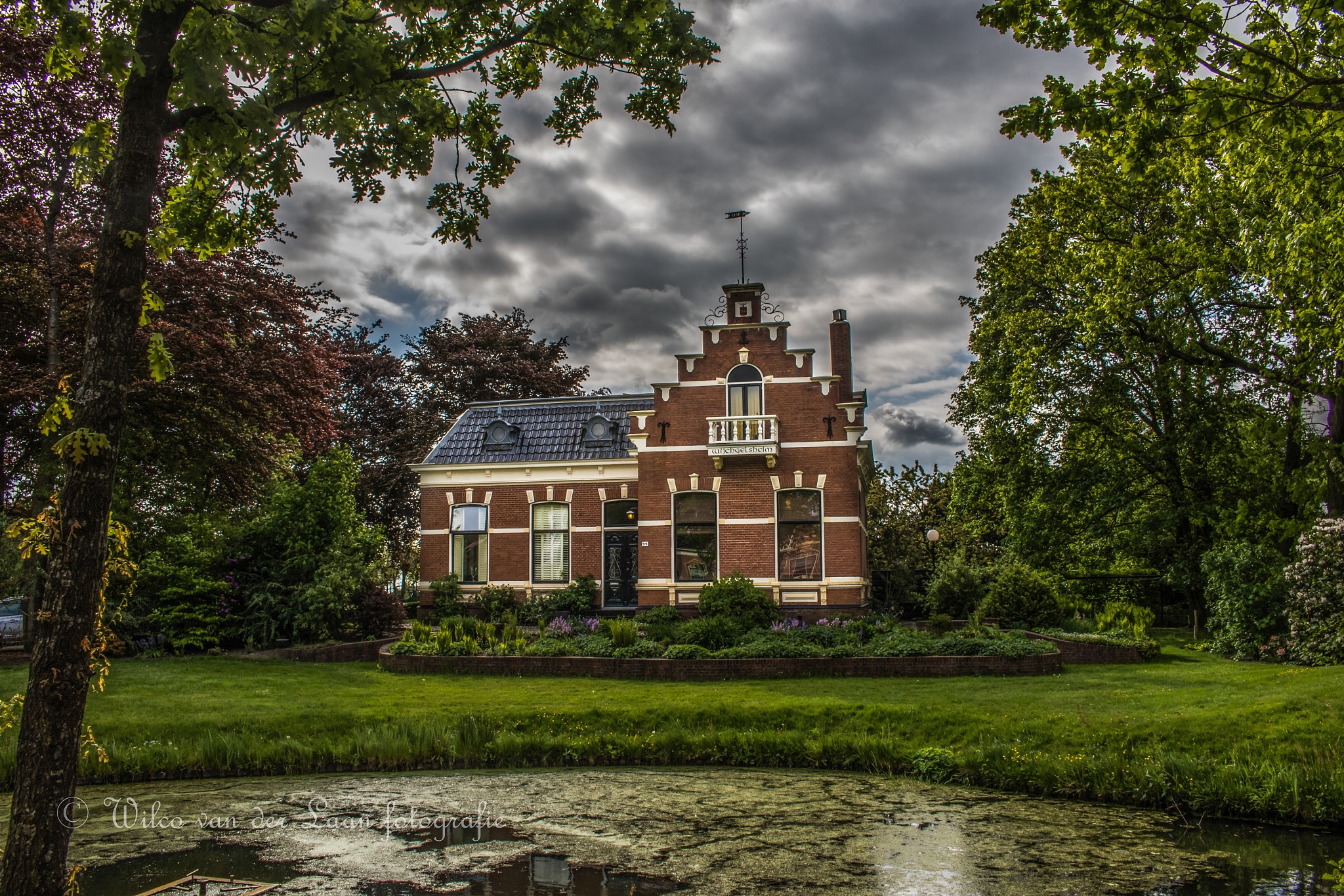 Canon EOS 7D Mark II + Canon EF-S 18-55mm F3.5-5.6 IS STM sample photo. Dutcht building from groningen photography