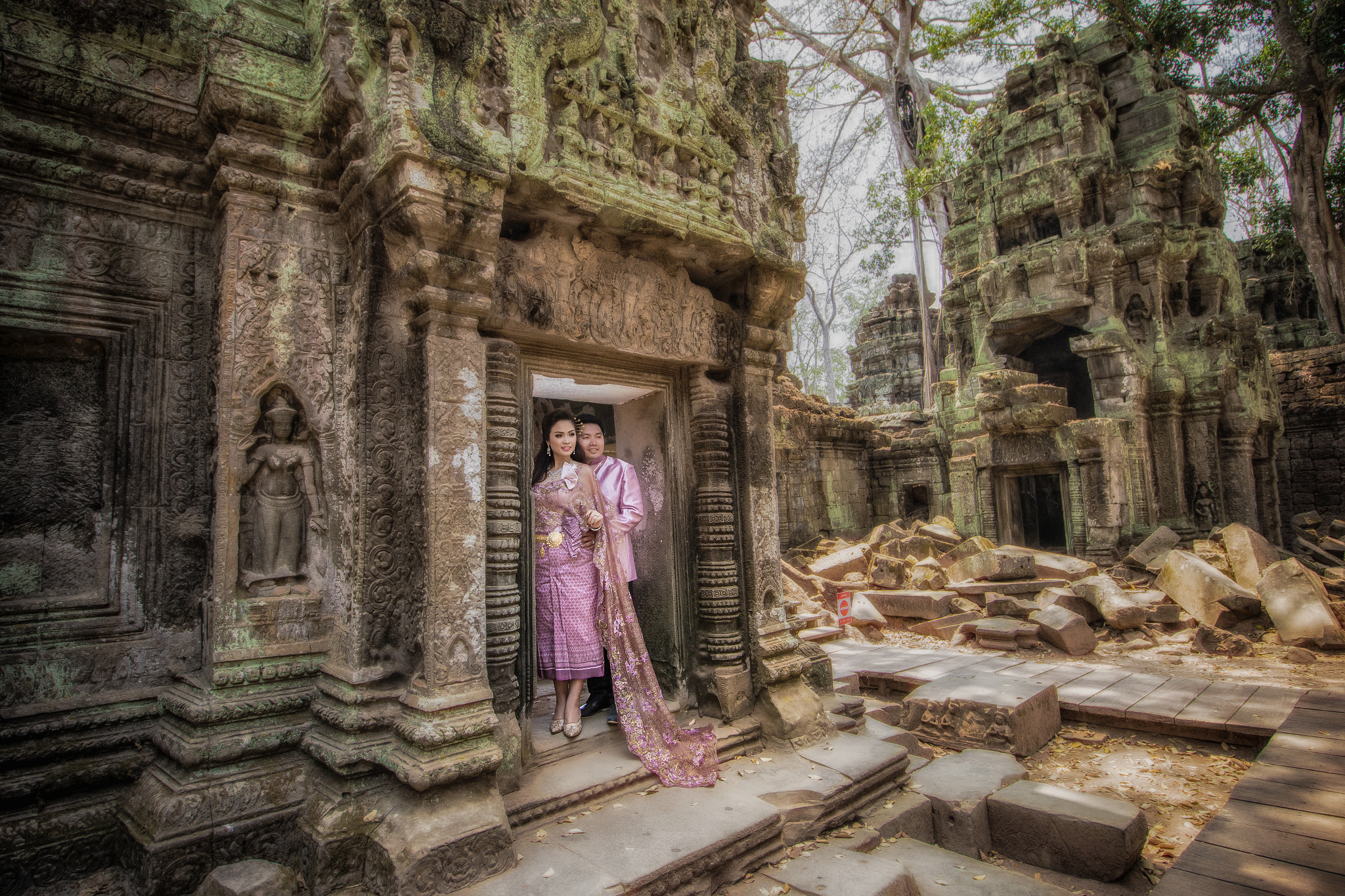 Canon EF-S 10-18mm F4.5–5.6 IS STM sample photo. Temple love photography
