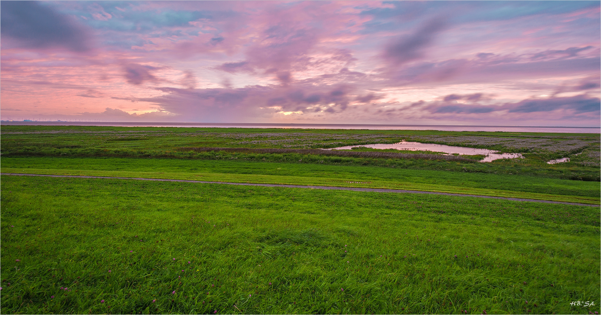 Nikon D5200 + Nikon AF-S DX Nikkor 10-24mm F3-5-4.5G ED sample photo. Pilsum sonnenuntergang photography