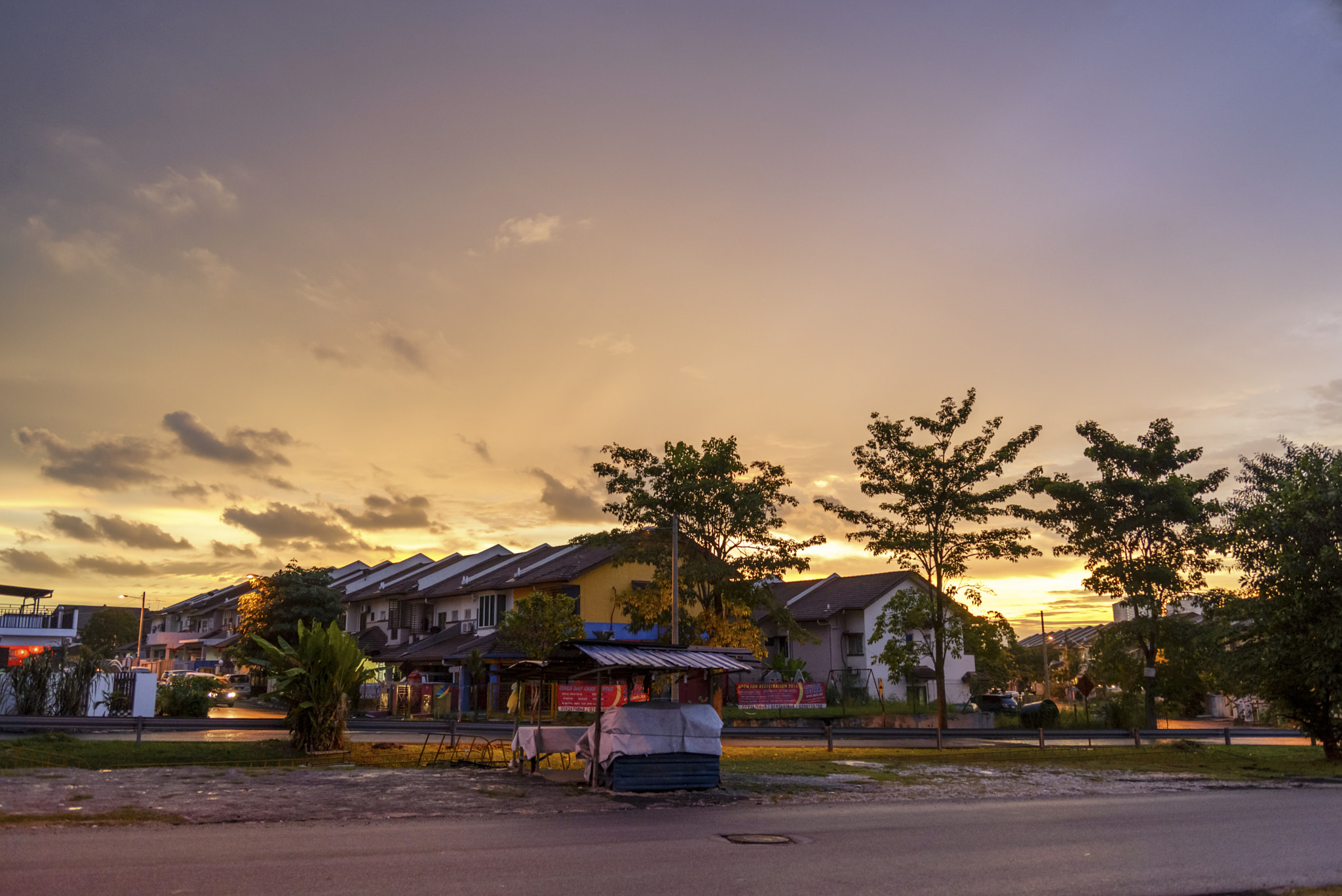 AF Zoom-Nikkor 28-80mm f/3.3-5.6G sample photo. Sunset photography