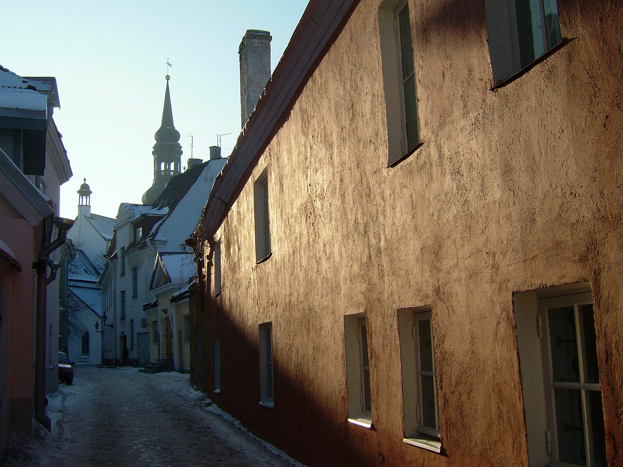 Fujifilm FinePix F700 sample photo. Winter light in tallinn old town photography