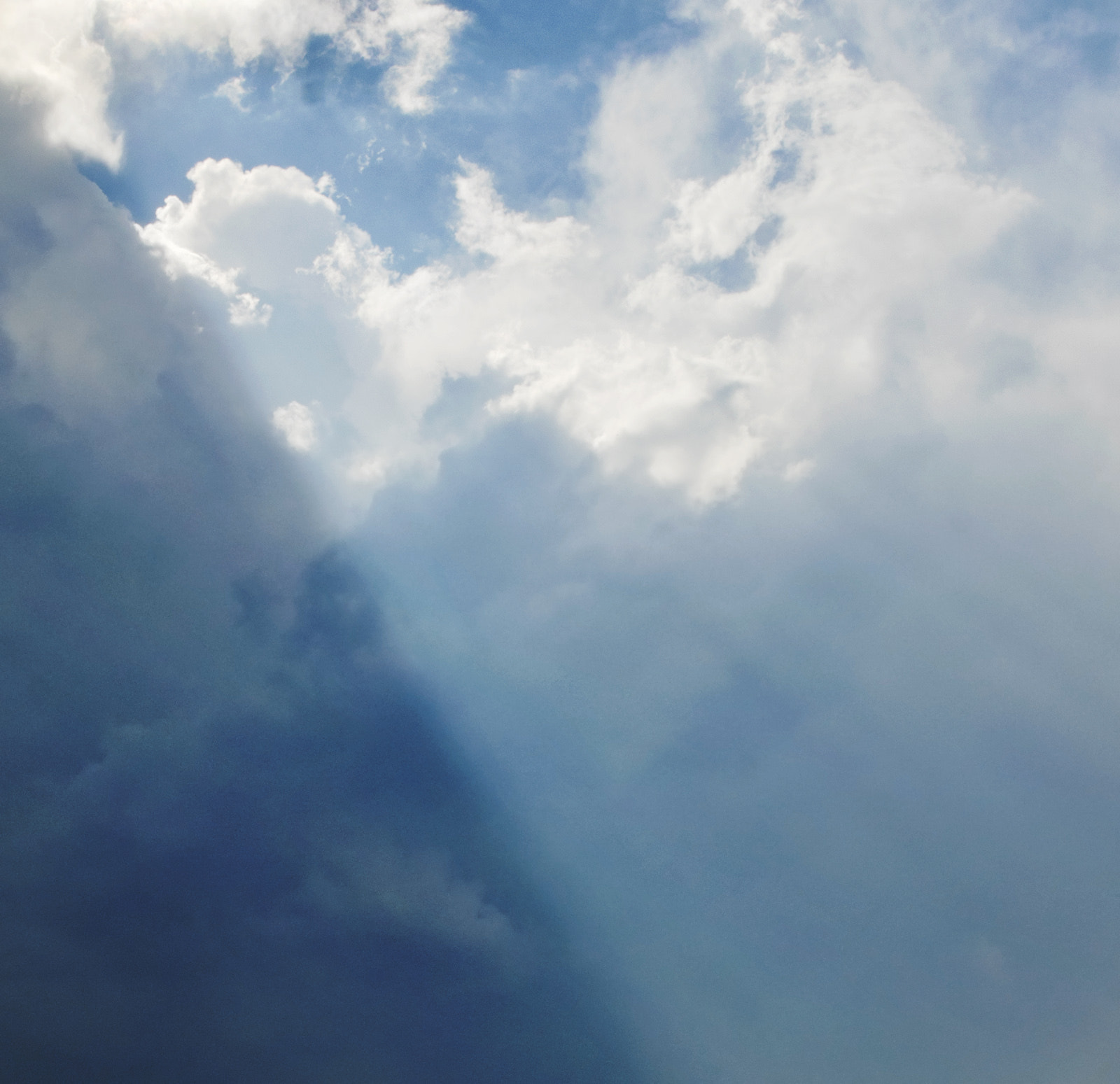 Nikon D7000 + Samyang 16mm F2 ED AS UMC CS sample photo. Clouds photography