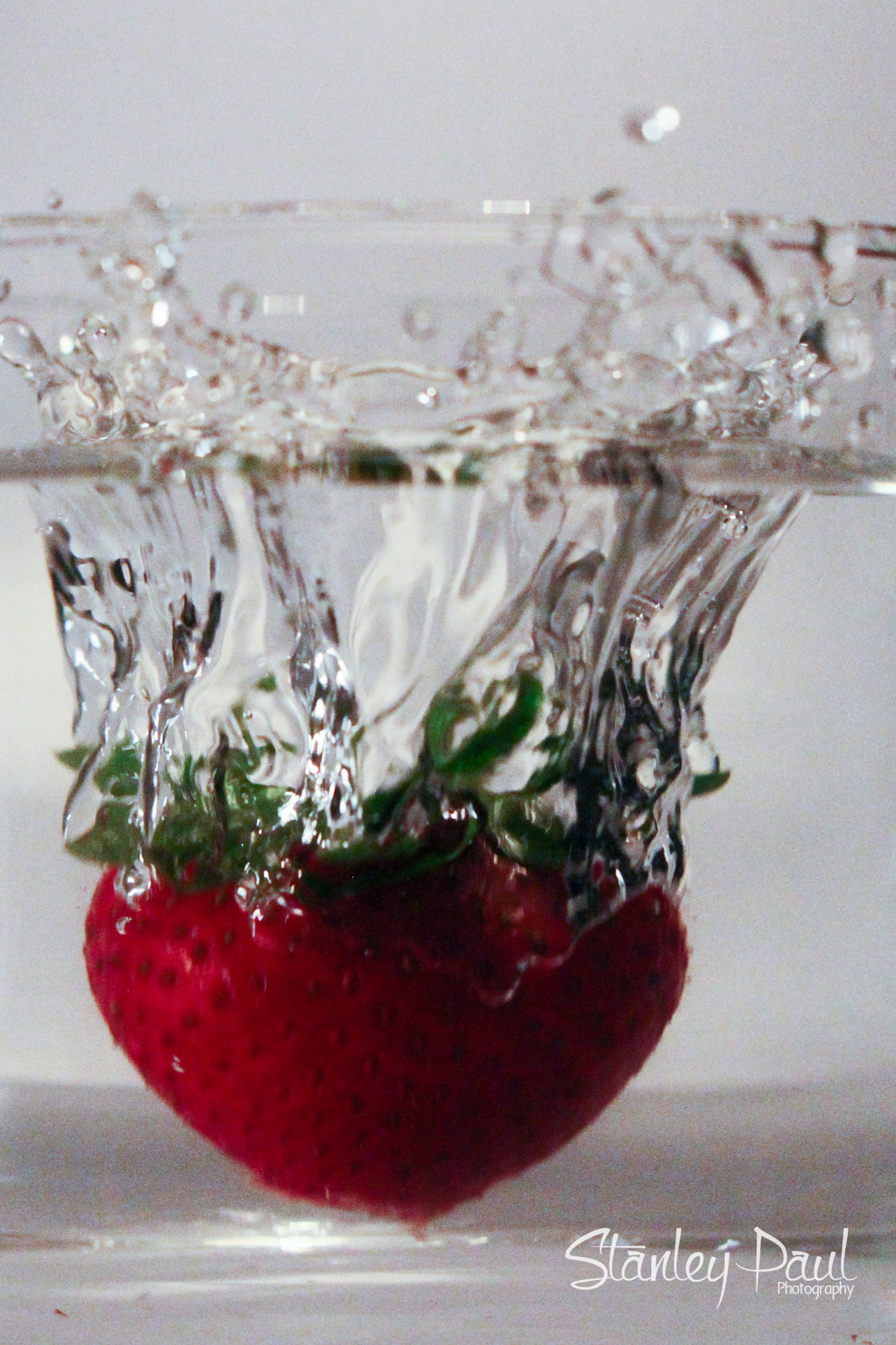 Sigma 28mm f/1.8 DG Macro EX sample photo. Strawberry splash photography