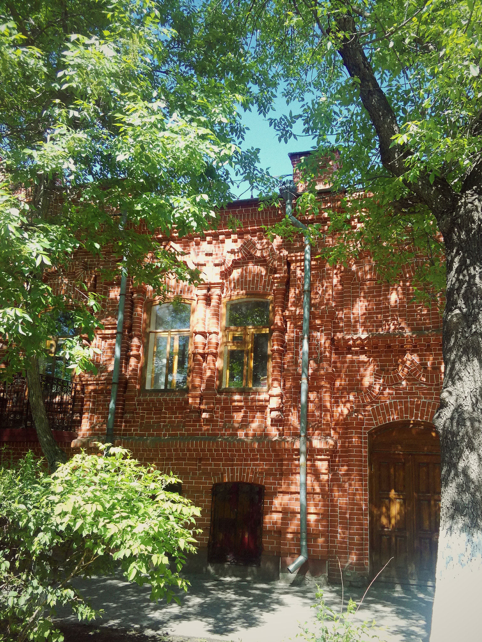 HUAWEI Y541-U02 sample photo. An old house. photography