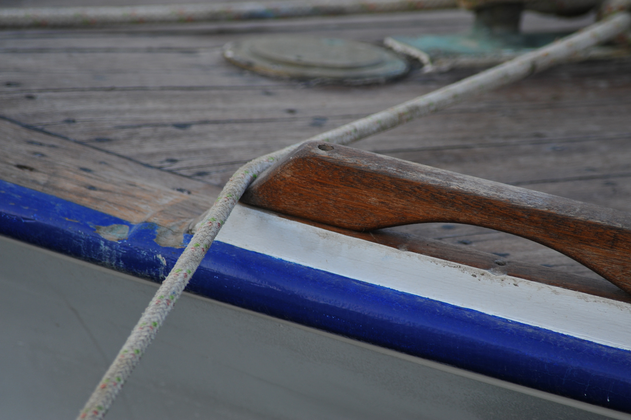 AF Zoom-Nikkor 70-300mm f/4-5.6D ED sample photo. A rope into the boat.jpg photography