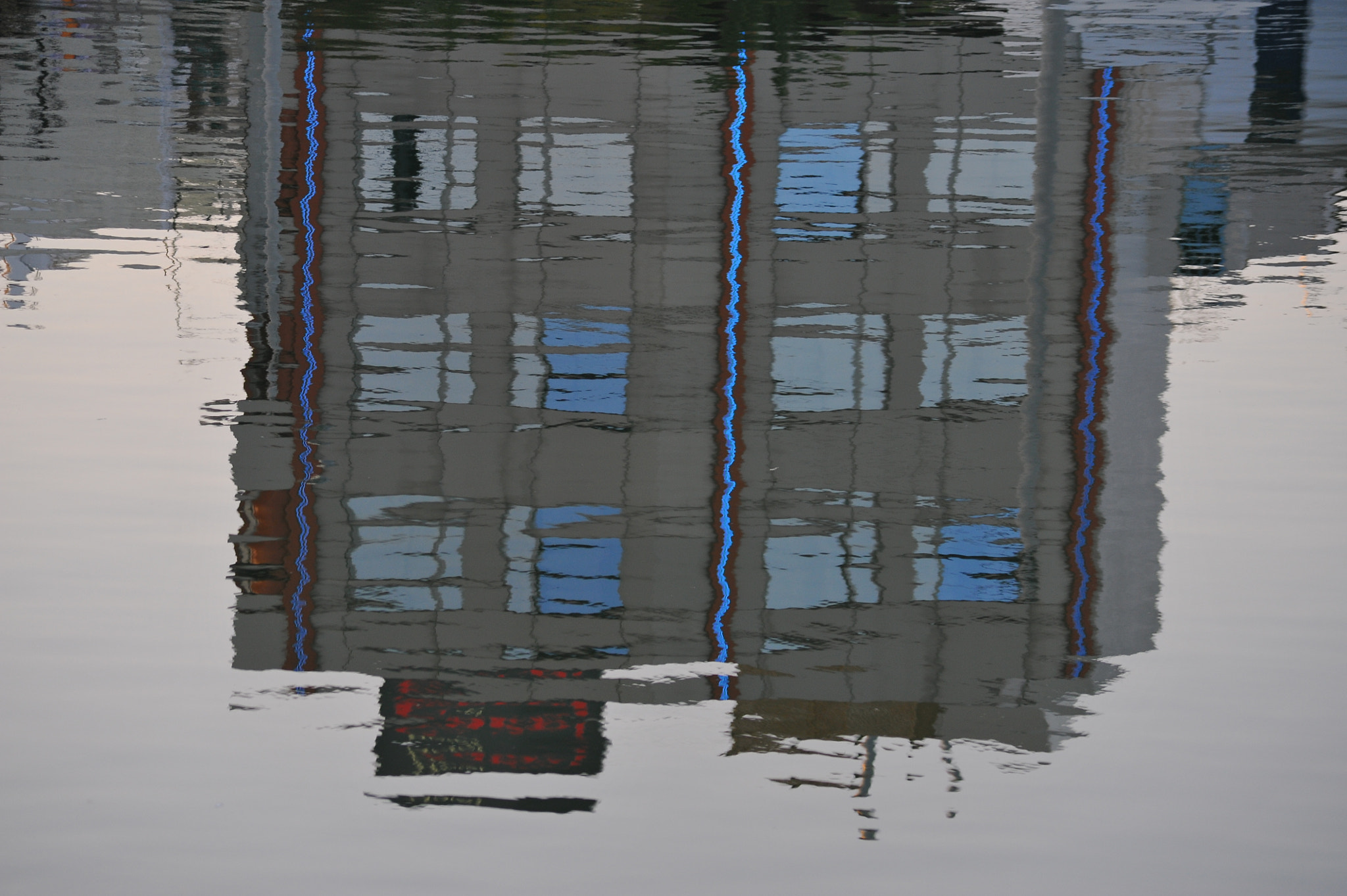 AF Zoom-Nikkor 70-300mm f/4-5.6D ED sample photo. Reflection.jpg photography