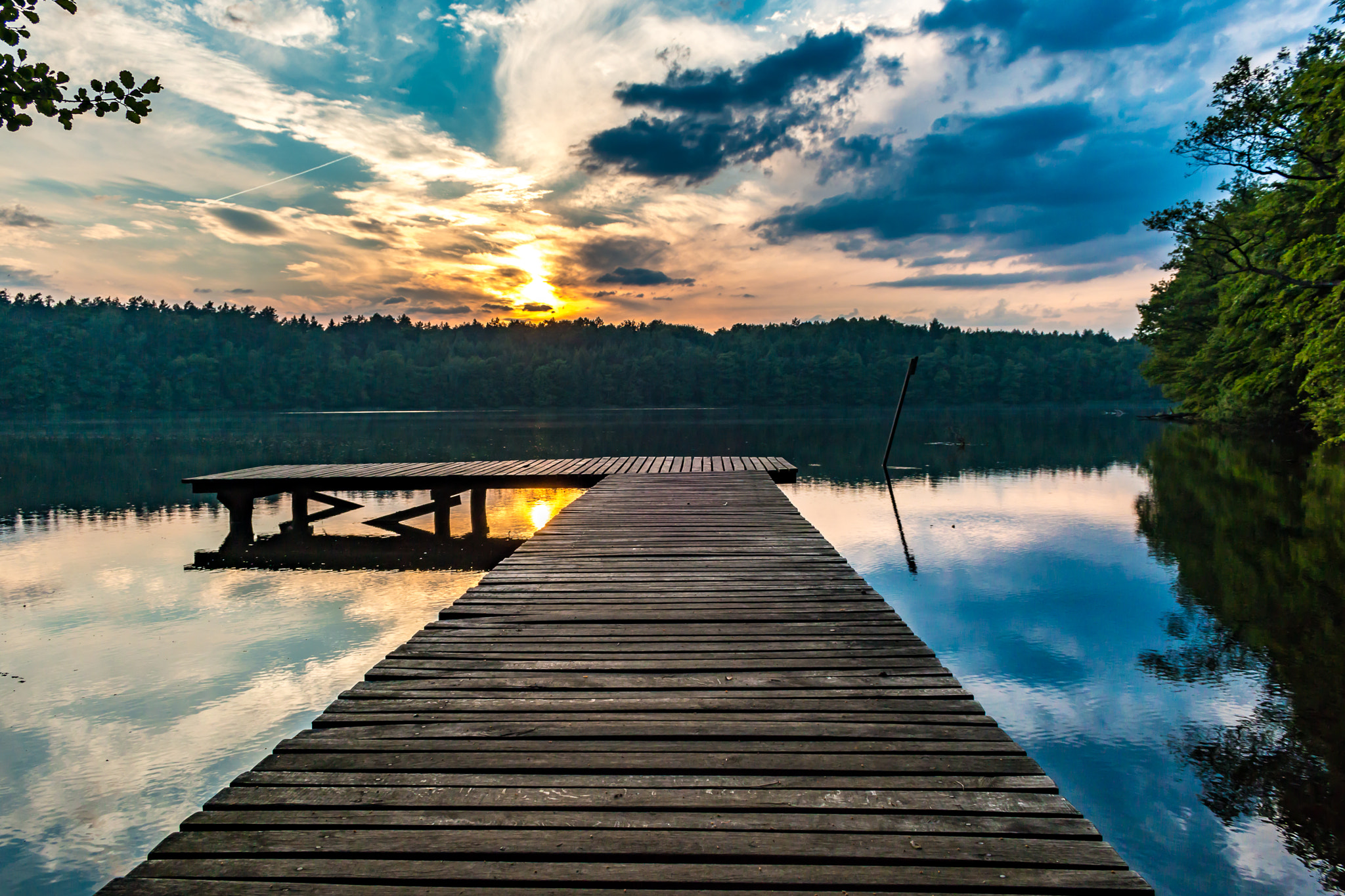 Canon EF-S 18-55mm F3.5-5.6 sample photo. Lake photography