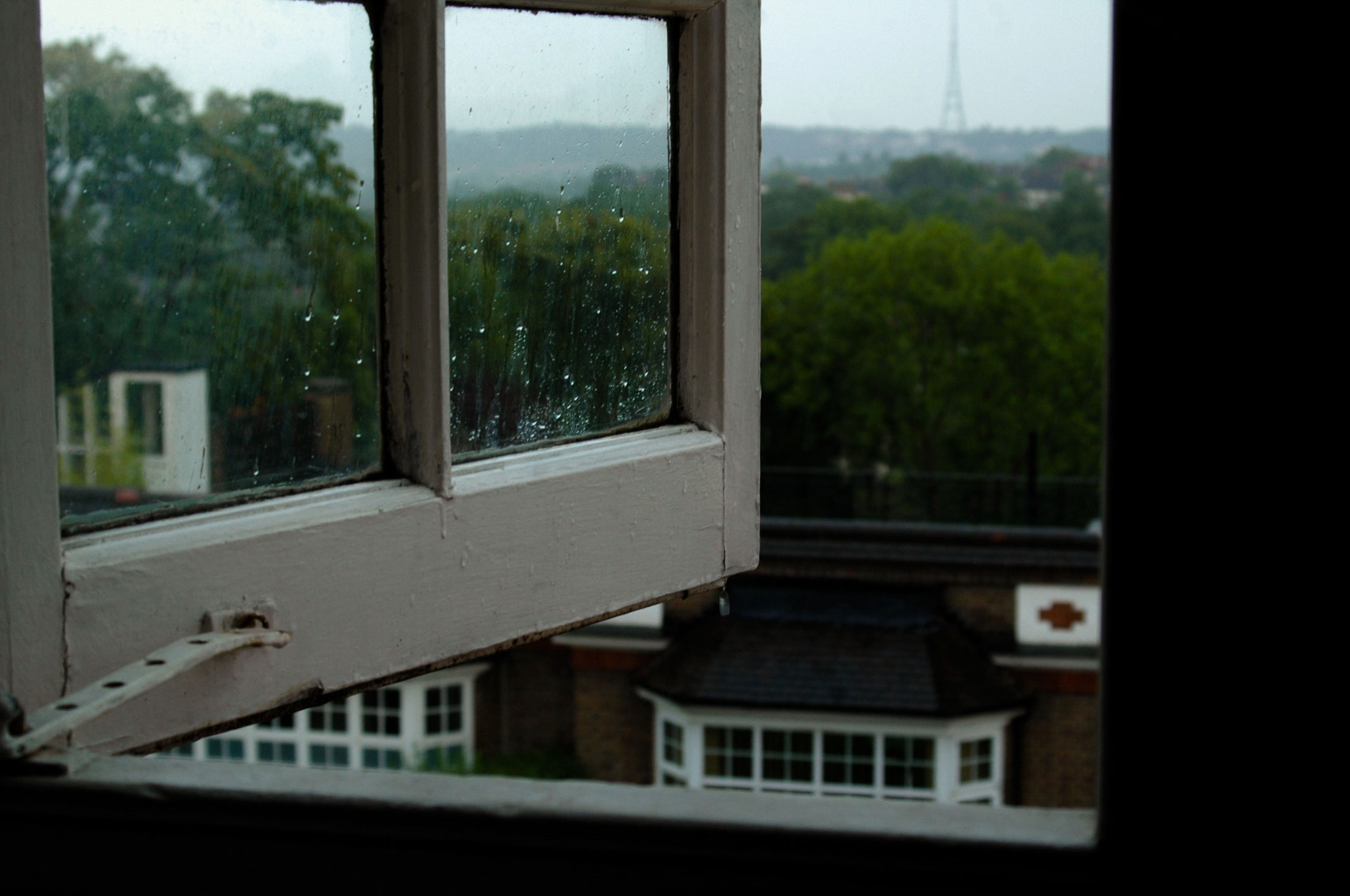 AF Zoom-Nikkor 28-80mm f/3.3-5.6G sample photo. Rainy day from inside photography