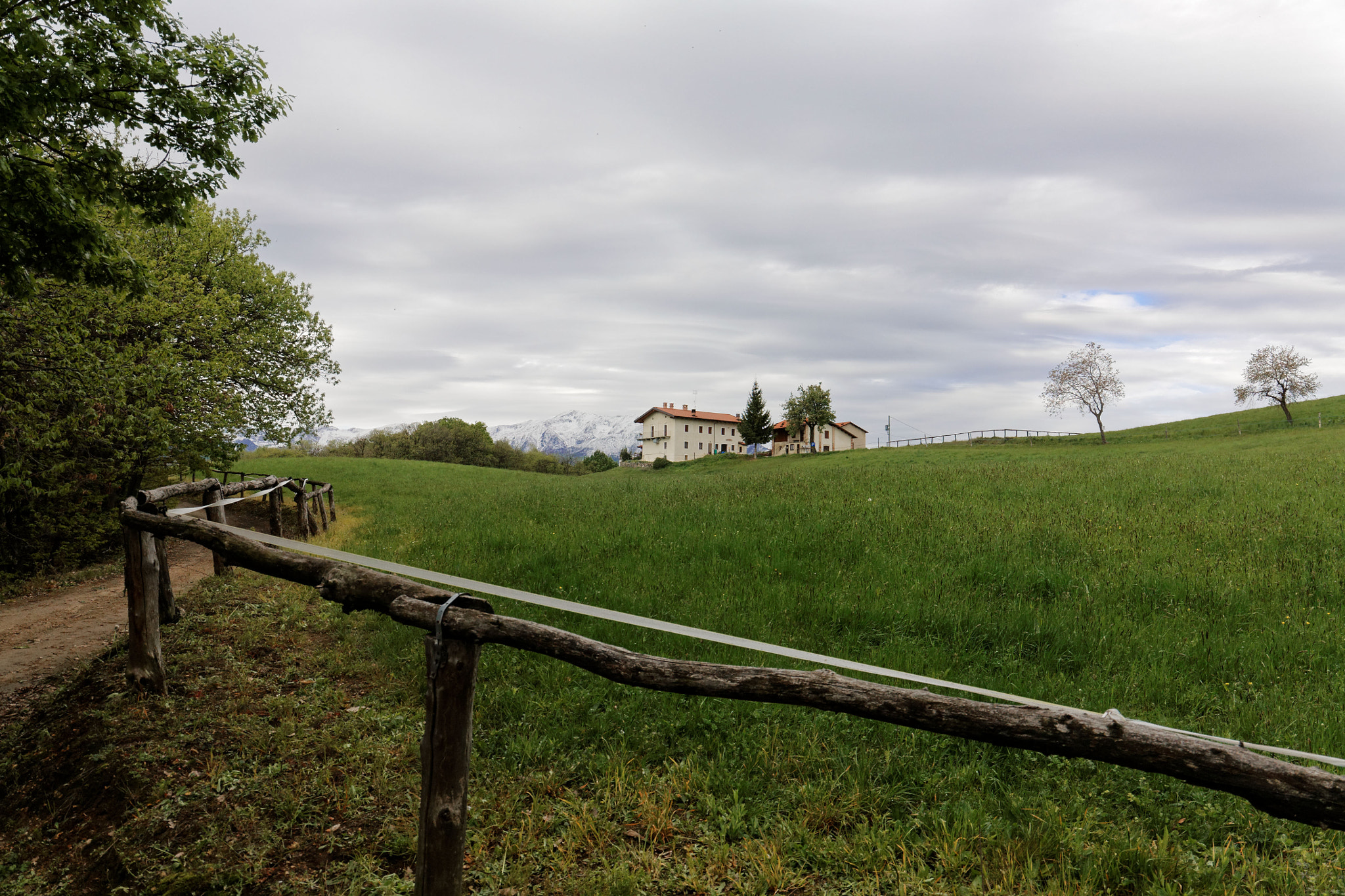 Canon EF 24-105mm F3.5-5.6 IS STM sample photo. The house on the hill photography