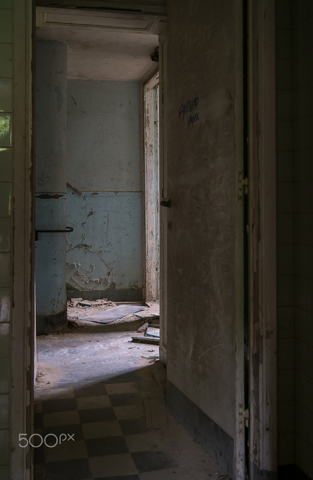 Samsung NX 18-200mm F3.5-6.3 ED OIS sample photo. The corridor photography