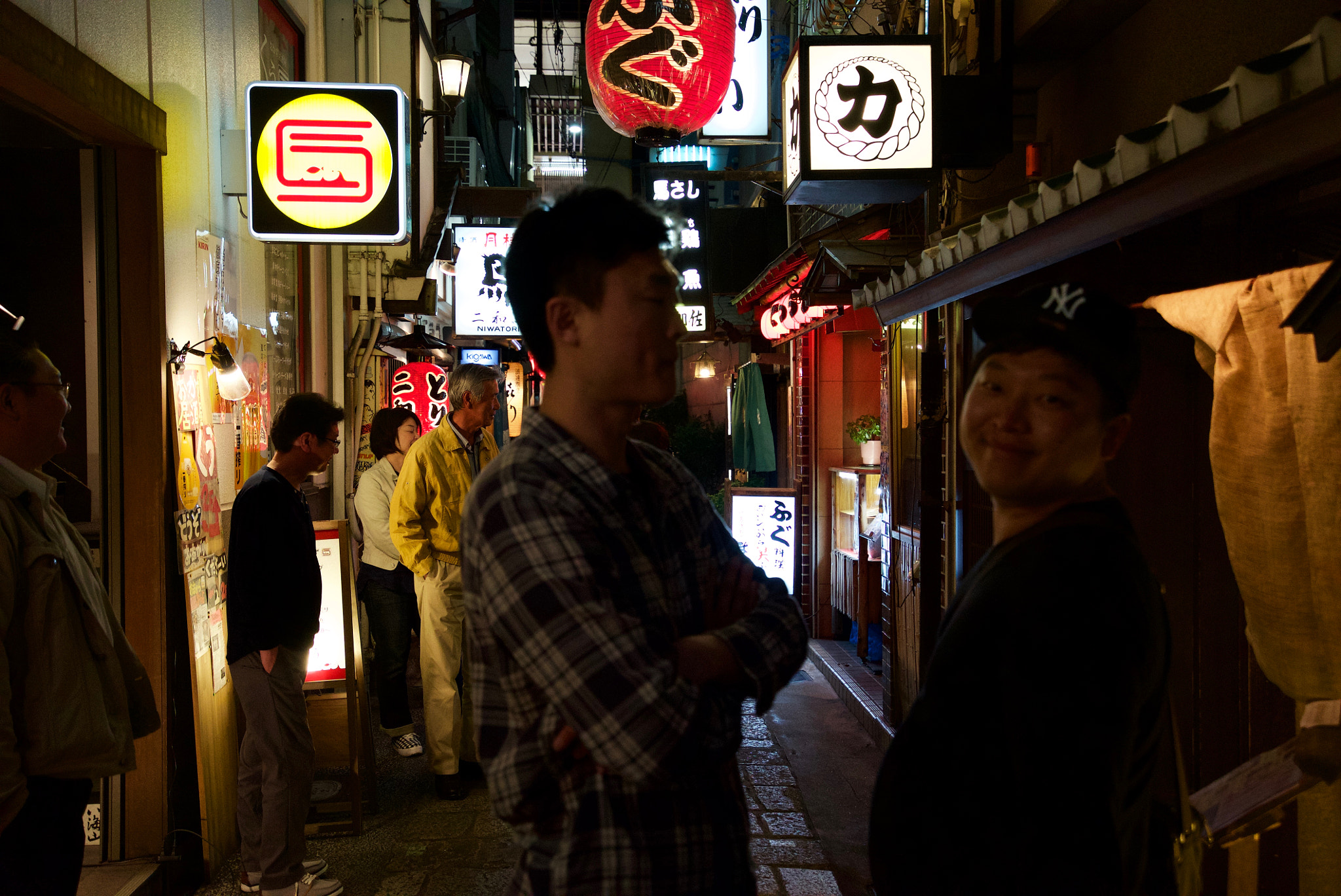 Sony a7S + Sony Vario-Tessar T* FE 16-35mm F4 ZA OSS sample photo. Osaka's alley at night photography