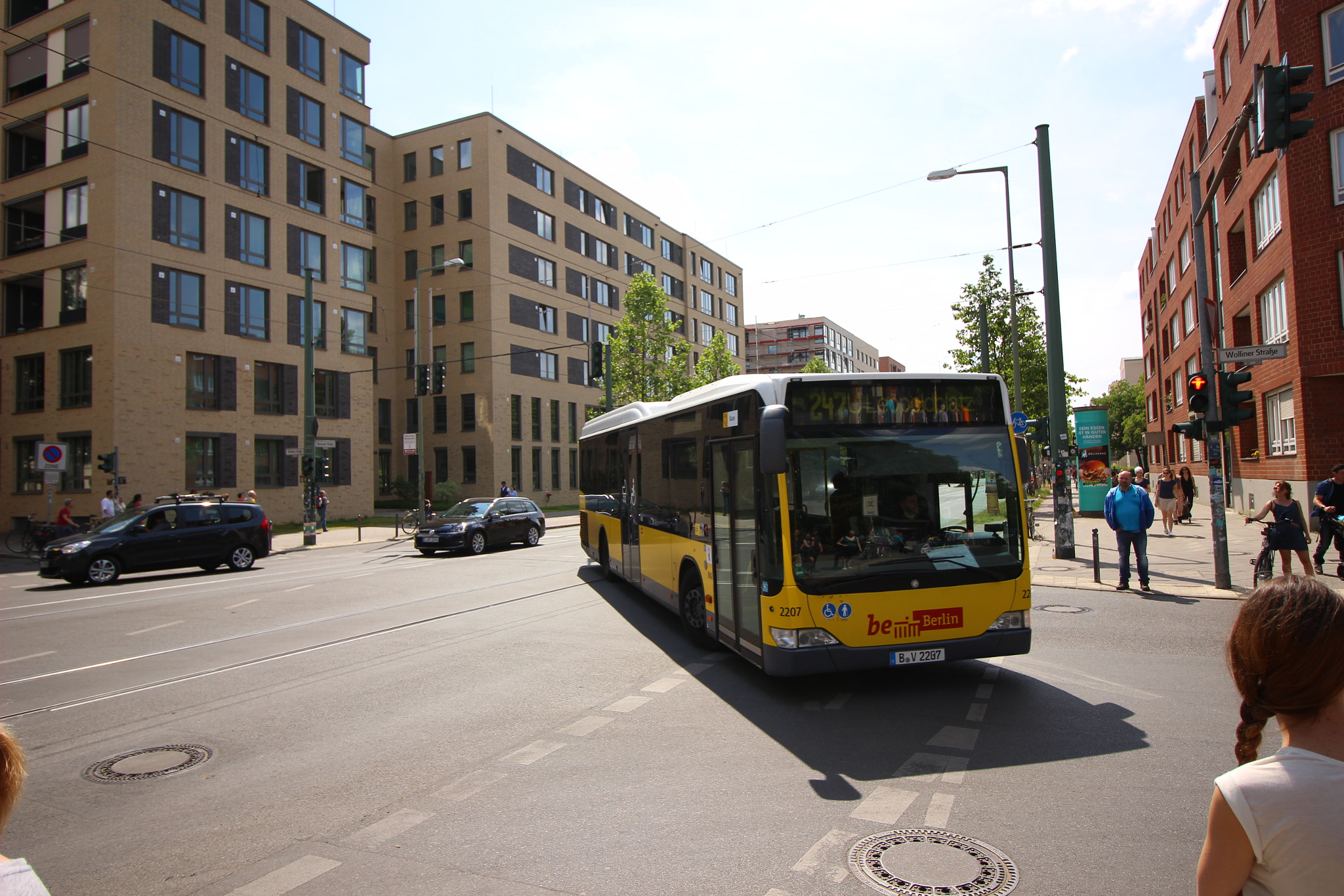 Canon EF-S 10-18mm F4.5–5.6 IS STM sample photo. Berlin crossing photography