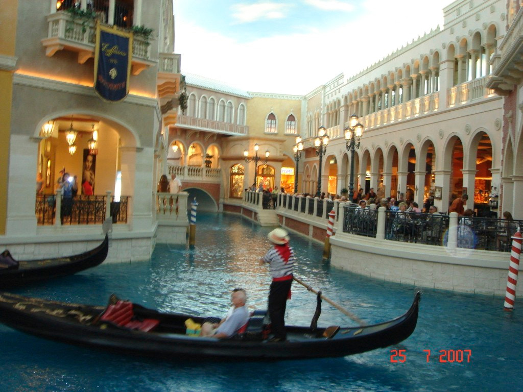 Sony DSC-T9 sample photo. The venetian, las vegas - nevada photography