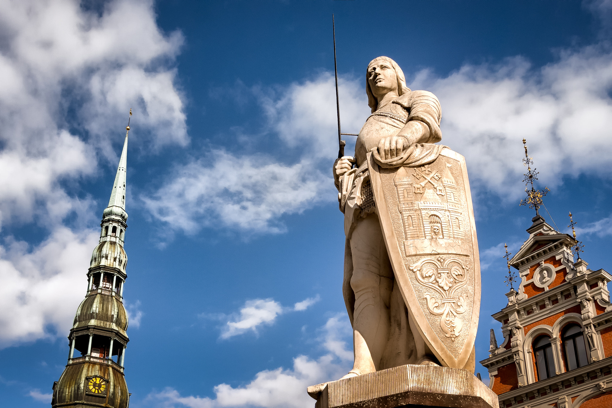 Sony ILCA-77M2 sample photo. Monument of freedom photography