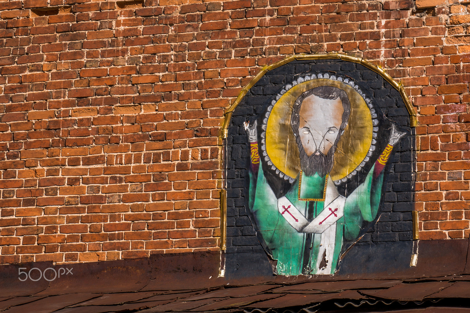 Sony Alpha NEX-5R + Sony E 55-210mm F4.5-6.3 OSS sample photo. Divine graffiti photography