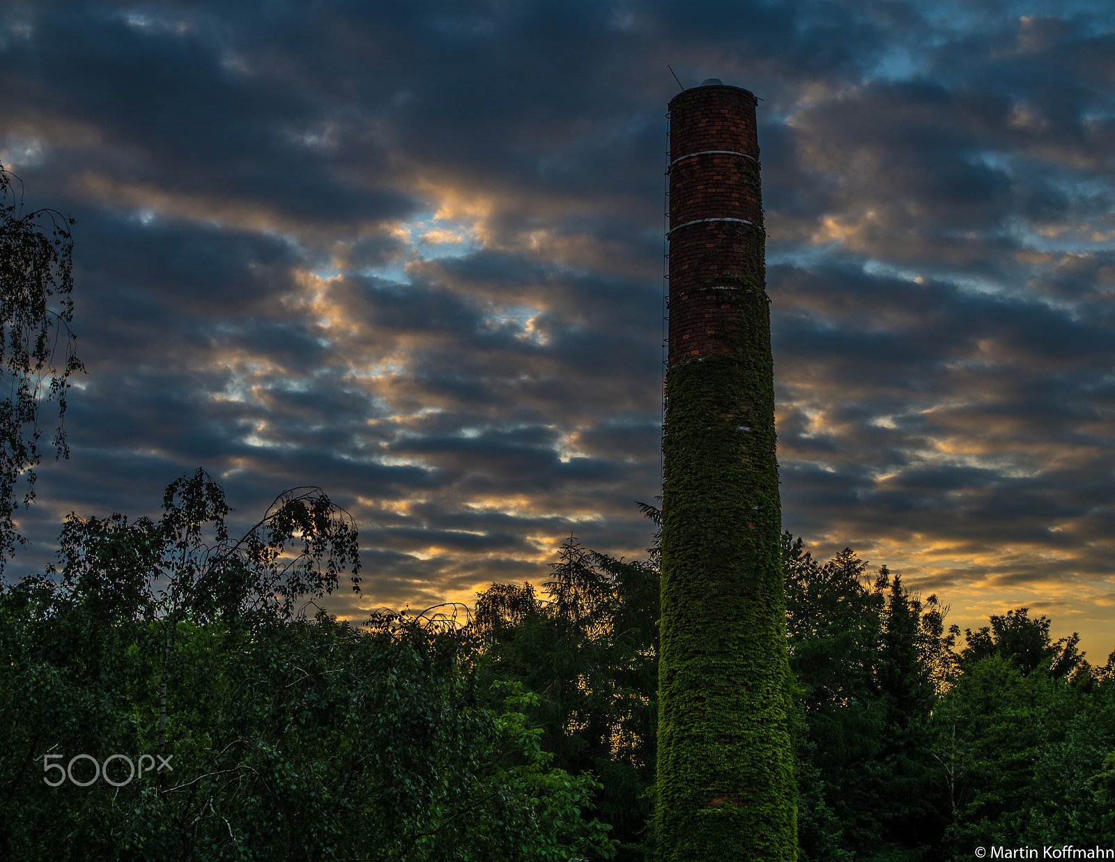 Olympus OM-D E-M5 II + Olympus M.Zuiko Digital 25mm F1.8 sample photo. Clouds & sky photography