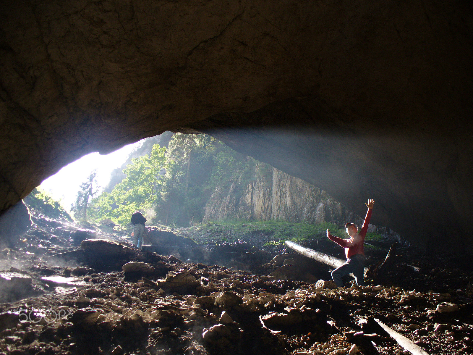 Panasonic DMC-LZ2 sample photo. Sunshine down the cave photography