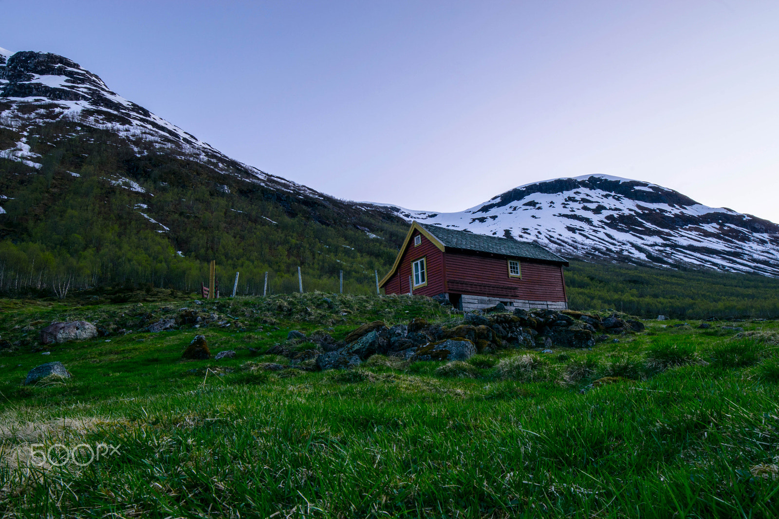Samyang 14mm F2.8 ED AS IF UMC sample photo. Cabin in the mountains photography